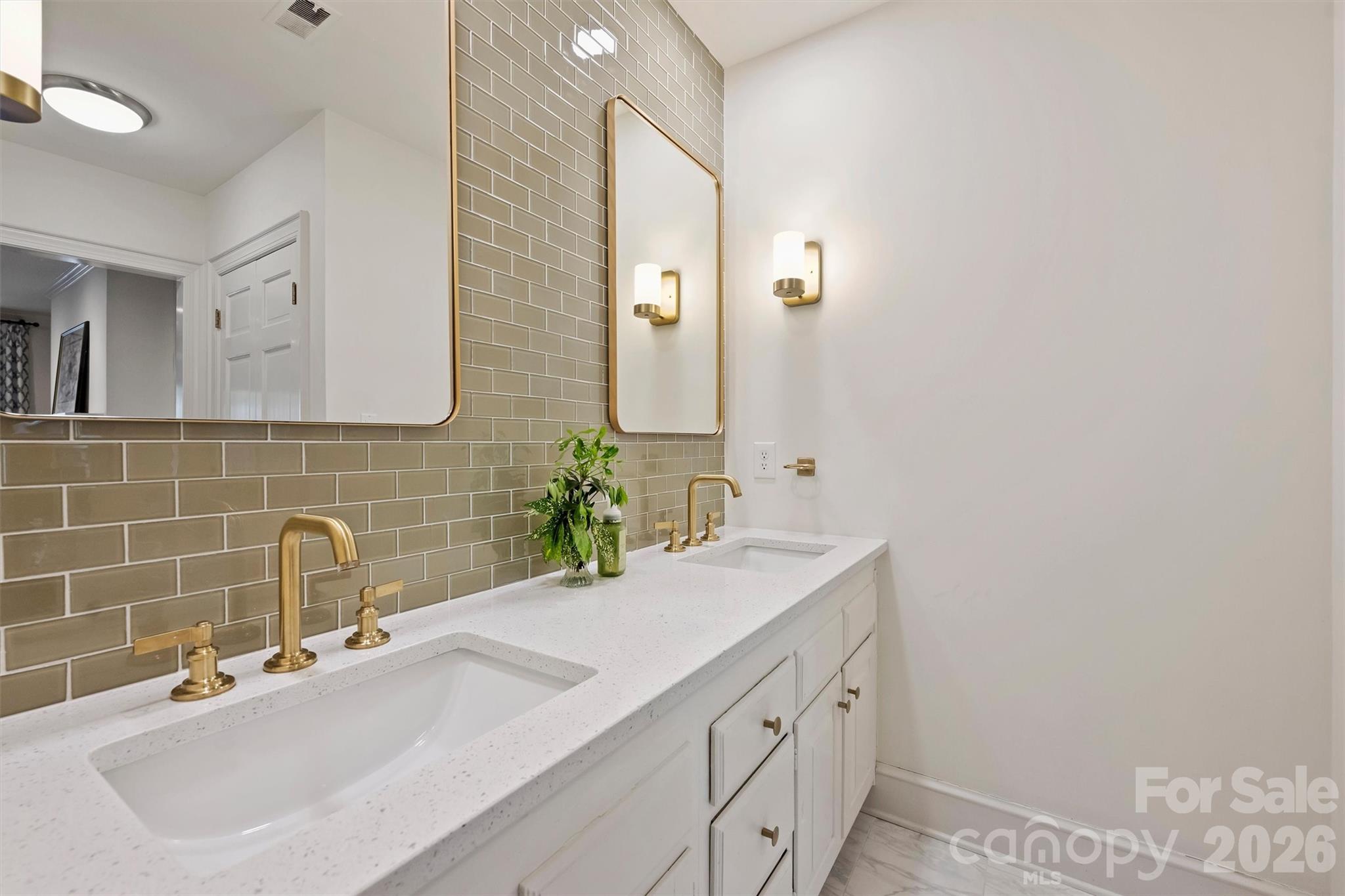 2320 Selwyn Avenue — Charlotte