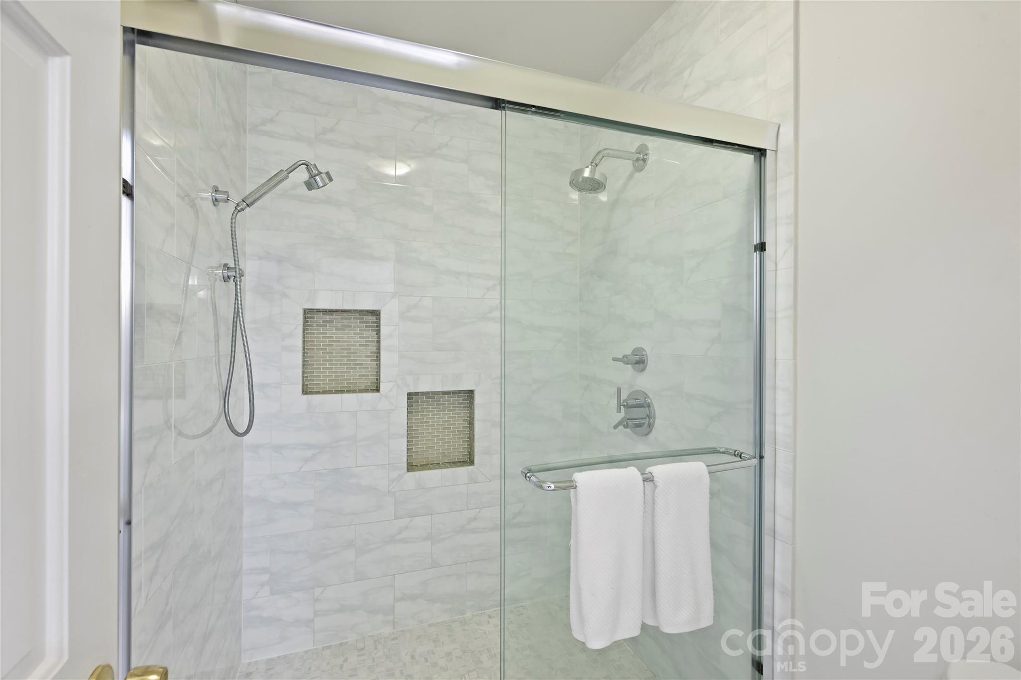 2320 Selwyn Avenue — Charlotte