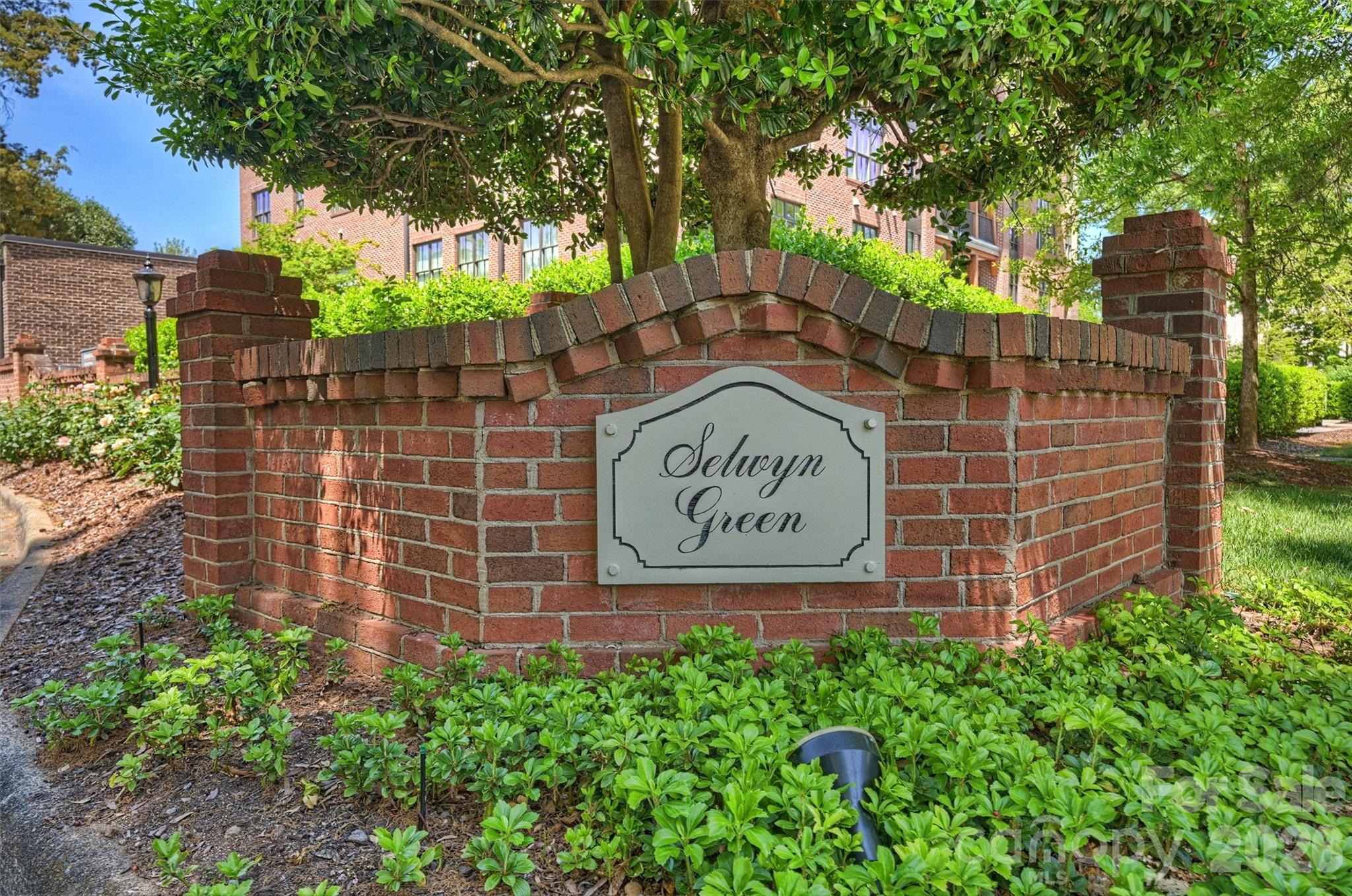 2320 Selwyn Avenue — Charlotte