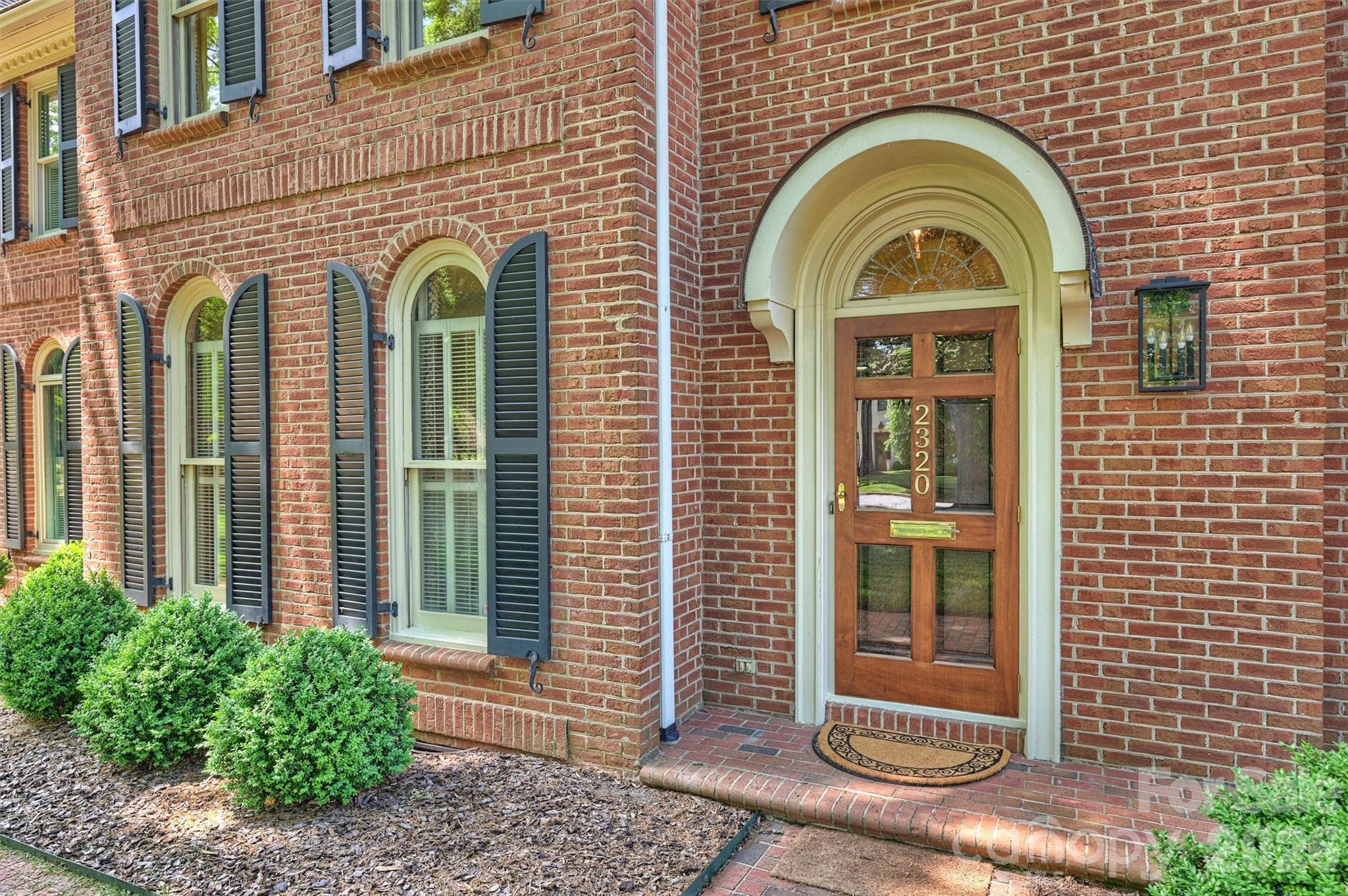 2320 Selwyn Avenue — Charlotte