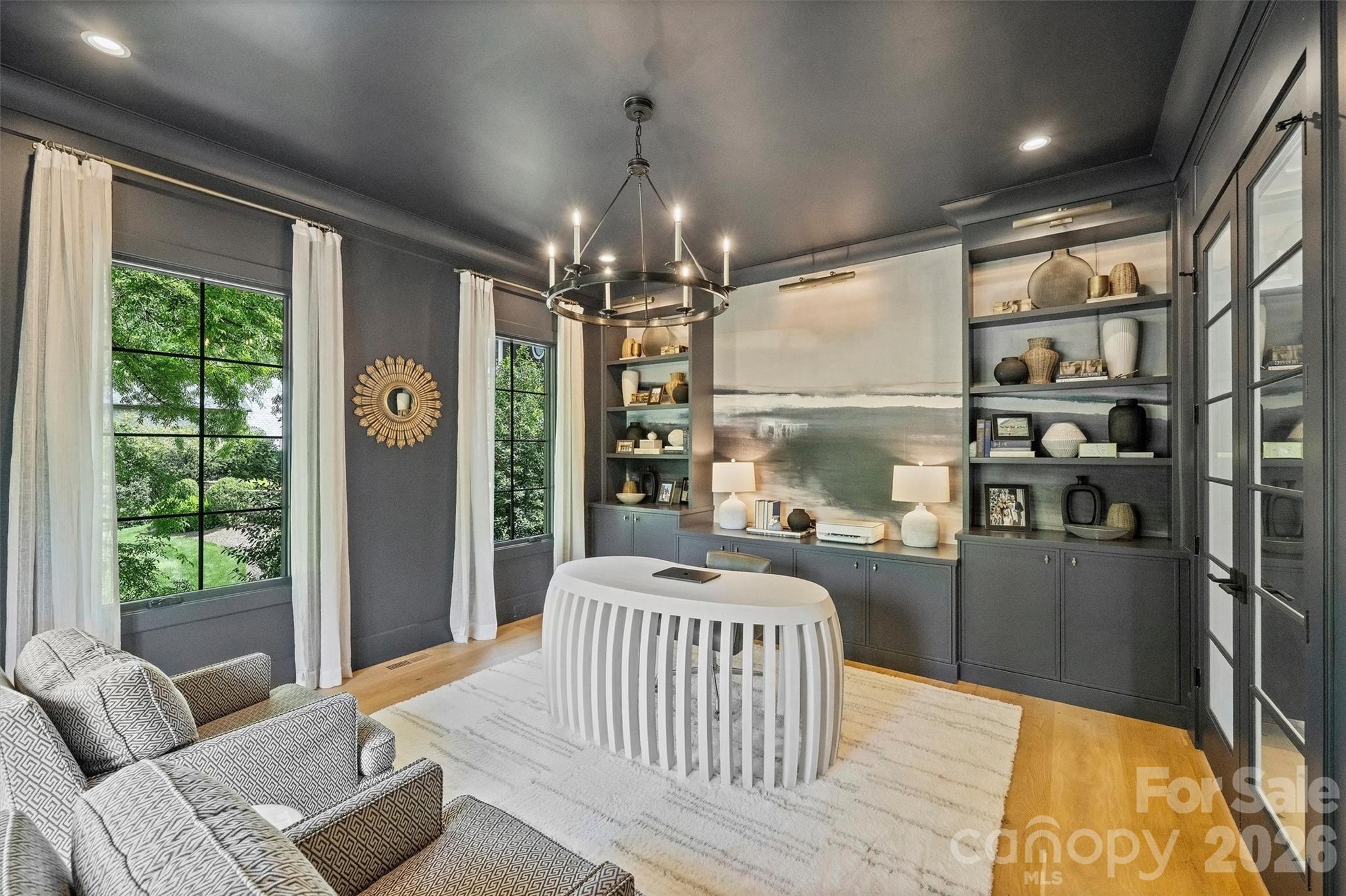 1931 Shoreham Drive — Charlotte