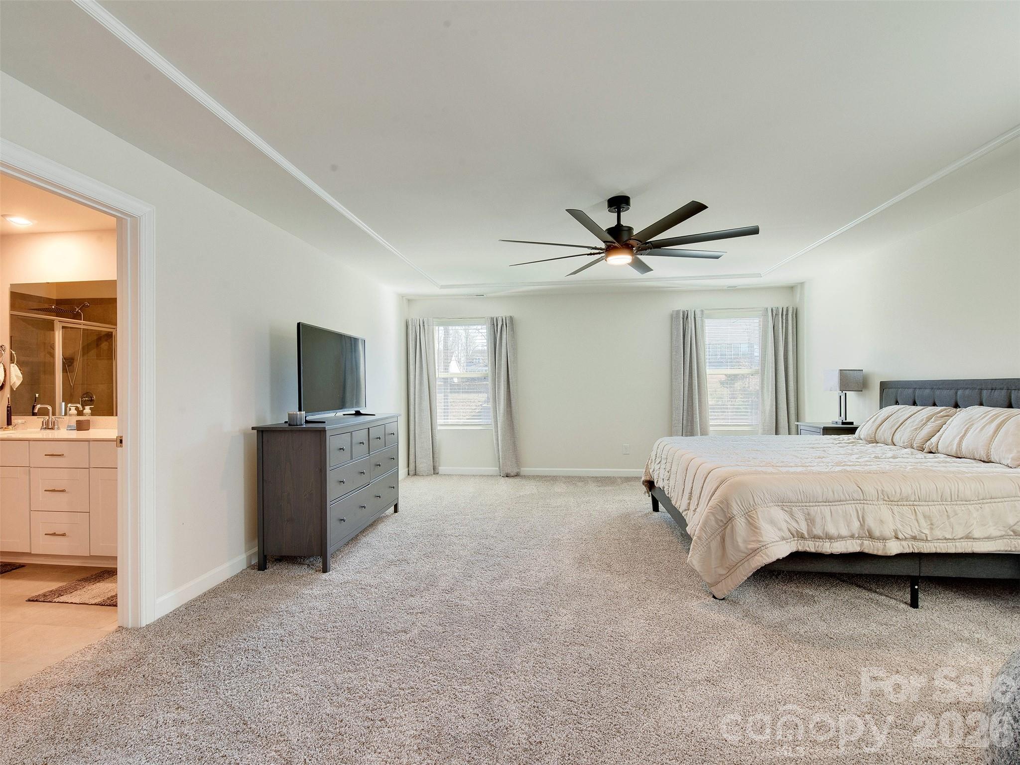 4009 Woodland View Drive — Charlotte