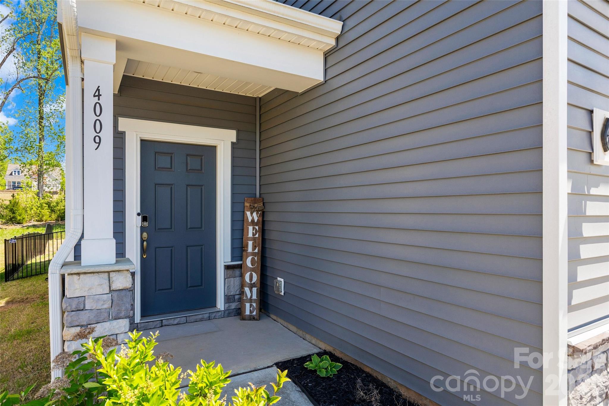 4009 Woodland View Drive — Charlotte