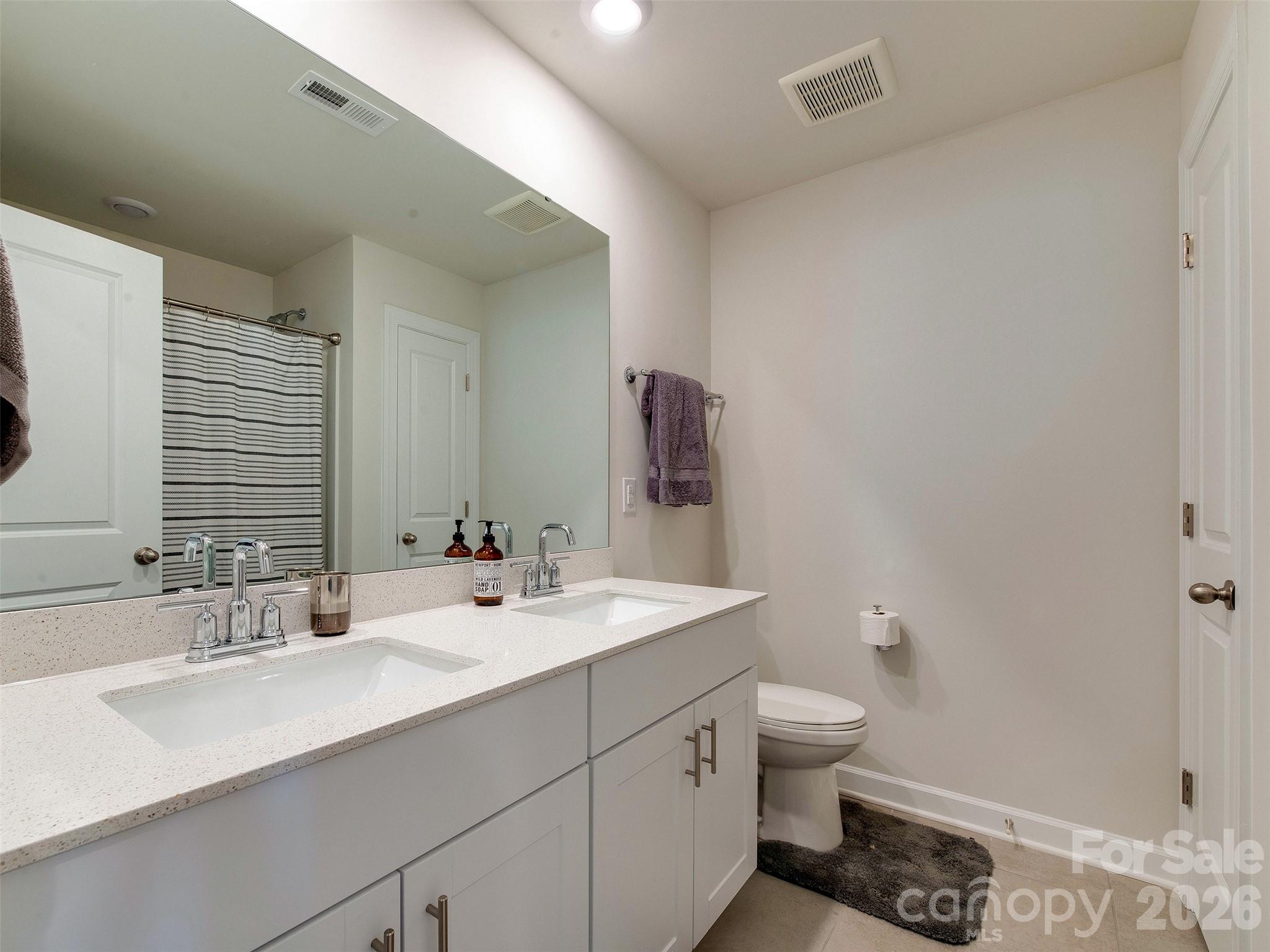 4009 Woodland View Drive — Charlotte