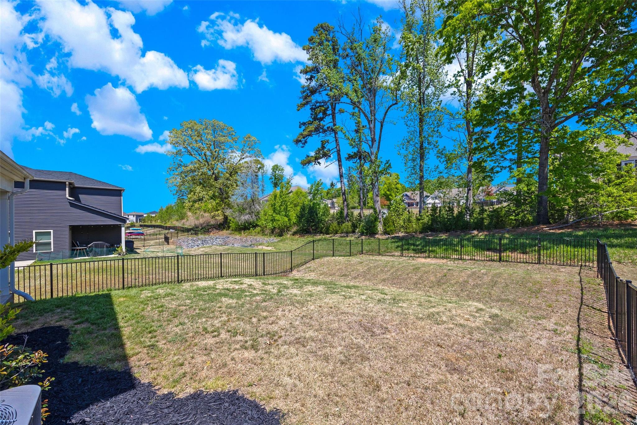 4009 Woodland View Drive — Charlotte