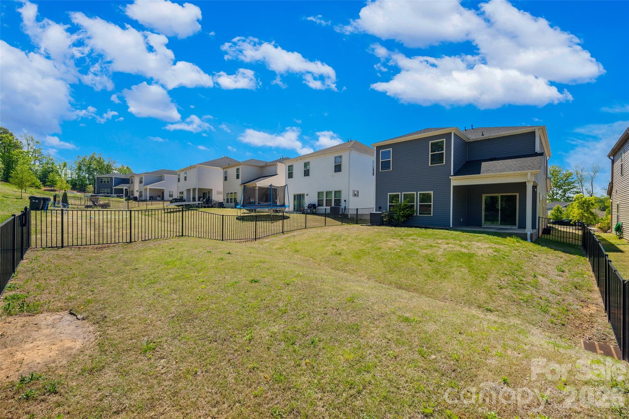 4009 Woodland View Drive — Charlotte