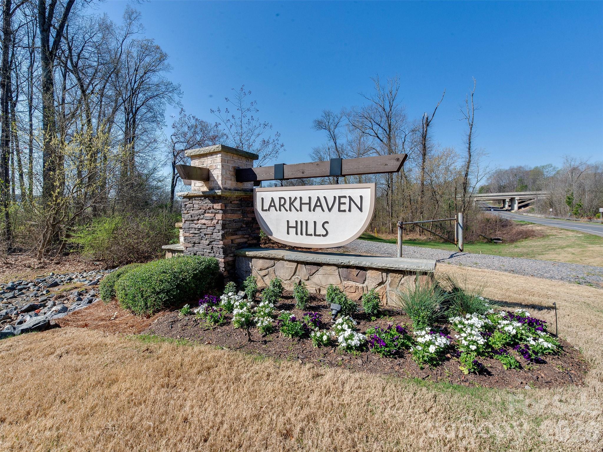 4009 Woodland View Drive — Charlotte