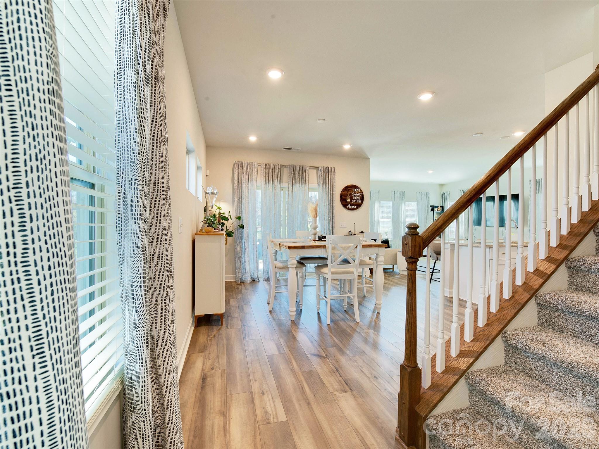 4009 Woodland View Drive — Charlotte