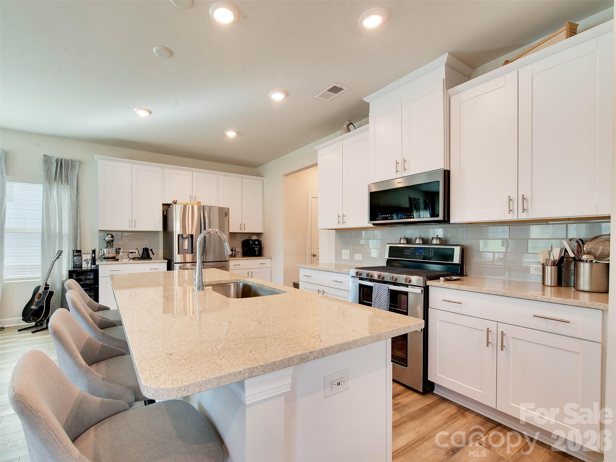 4009 Woodland View Drive — Charlotte
