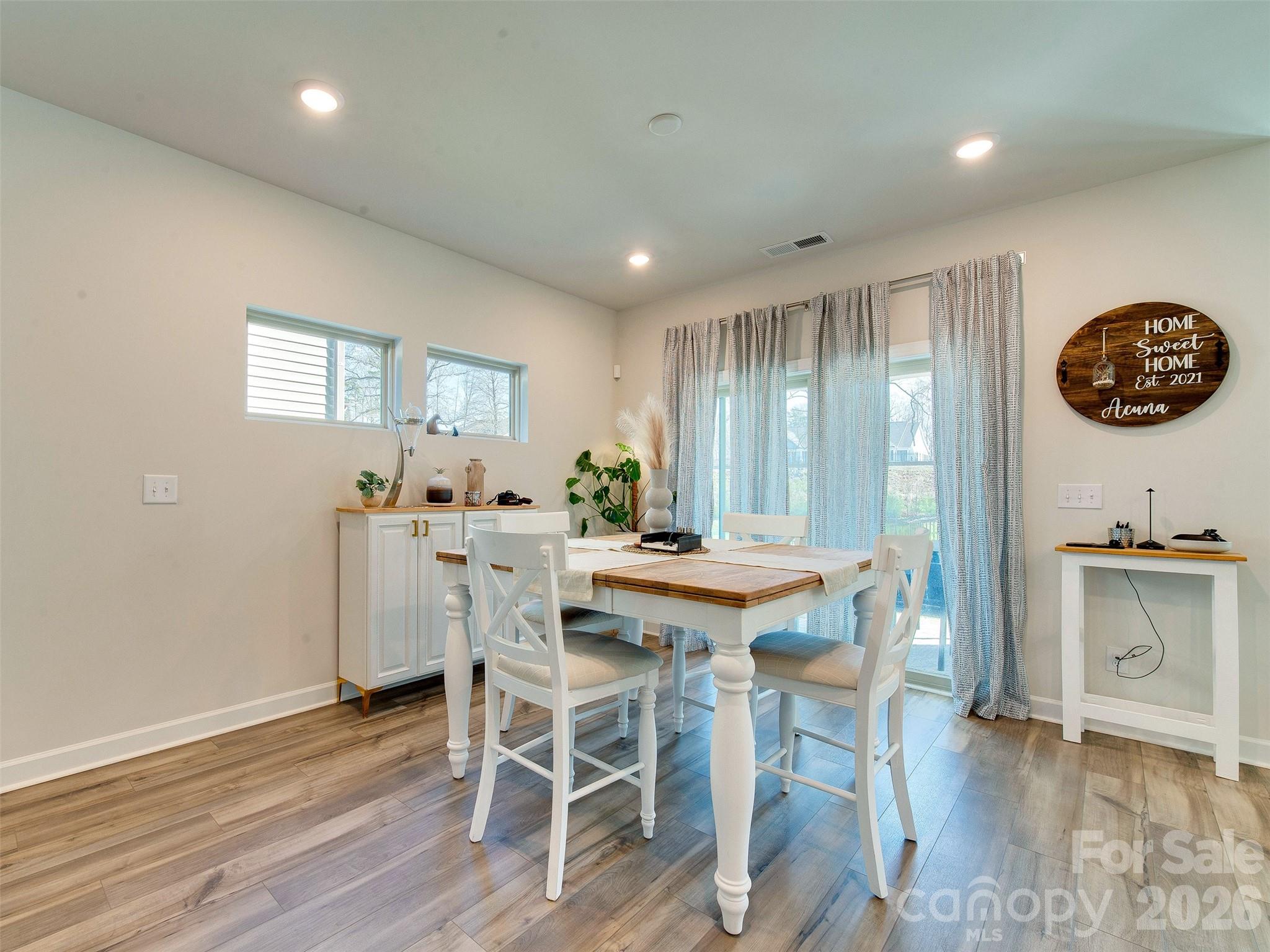 4009 Woodland View Drive — Charlotte