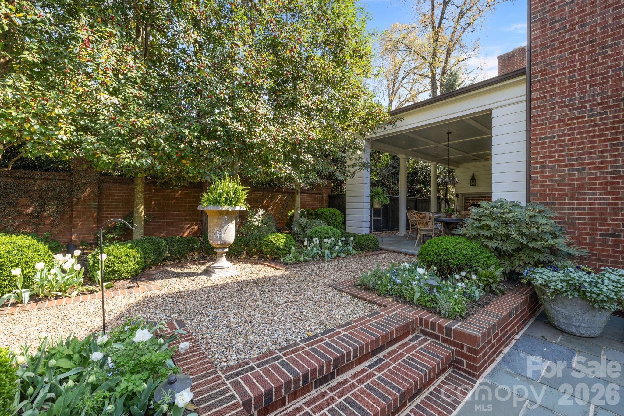 312 Ridgewood Avenue — Charlotte