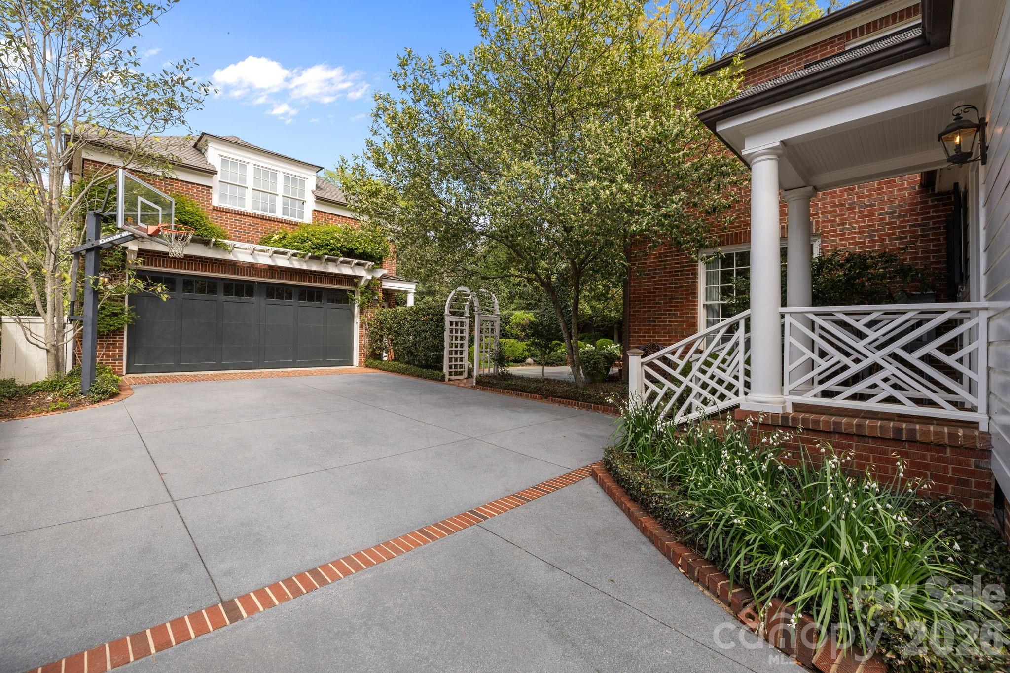 312 Ridgewood Avenue — Charlotte