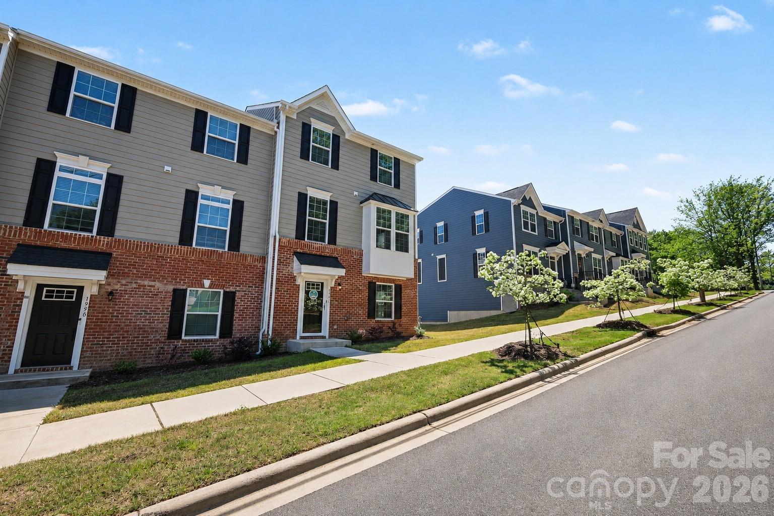1946 Tupelo Grove Lane — Gastonia