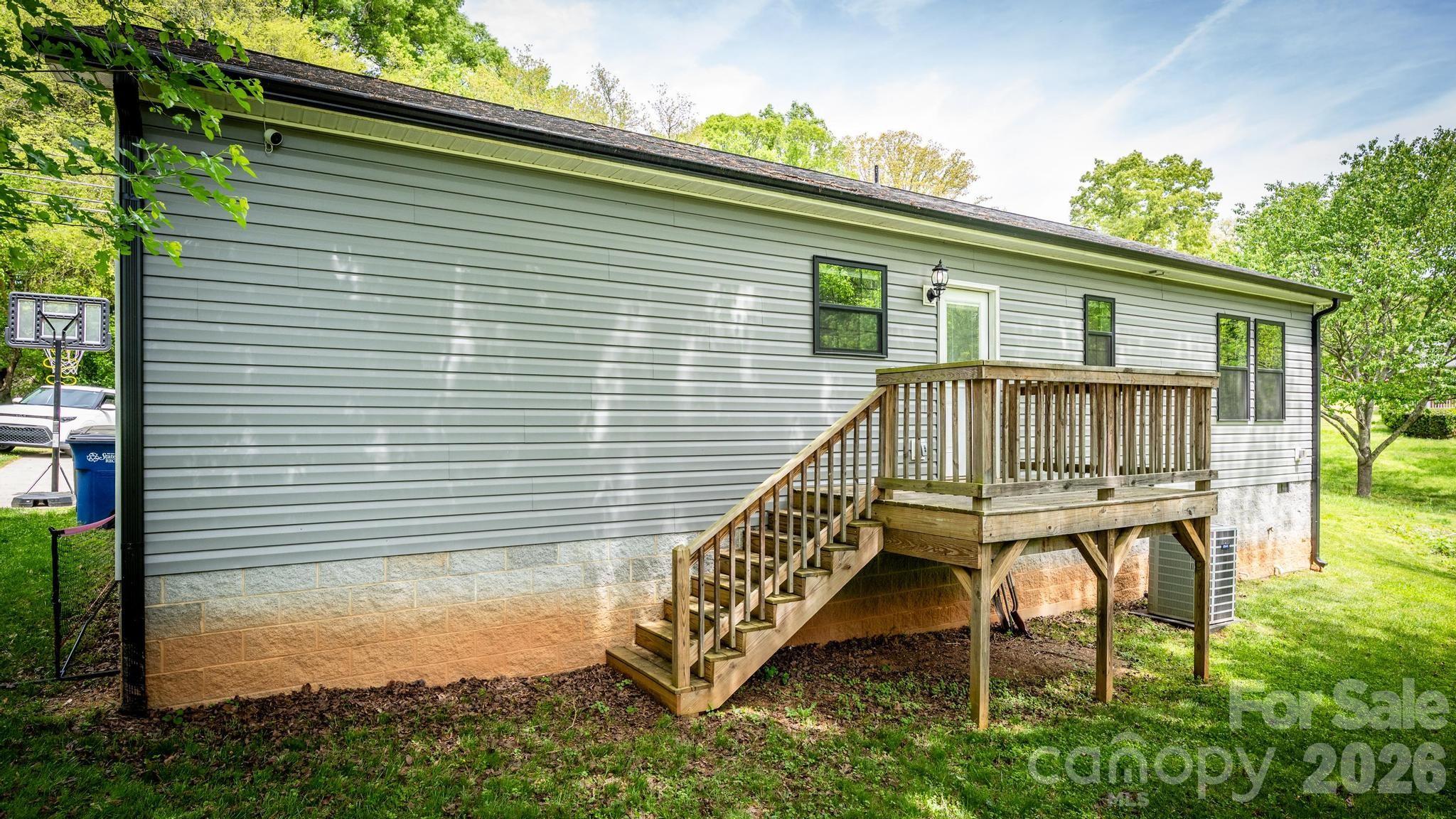 614 E Front Street — Statesville