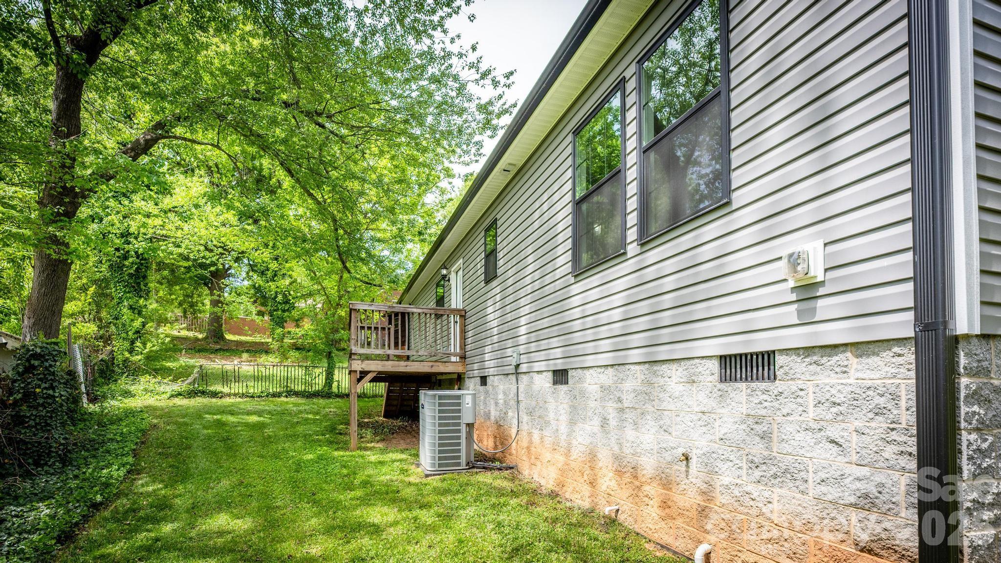 614 E Front Street — Statesville