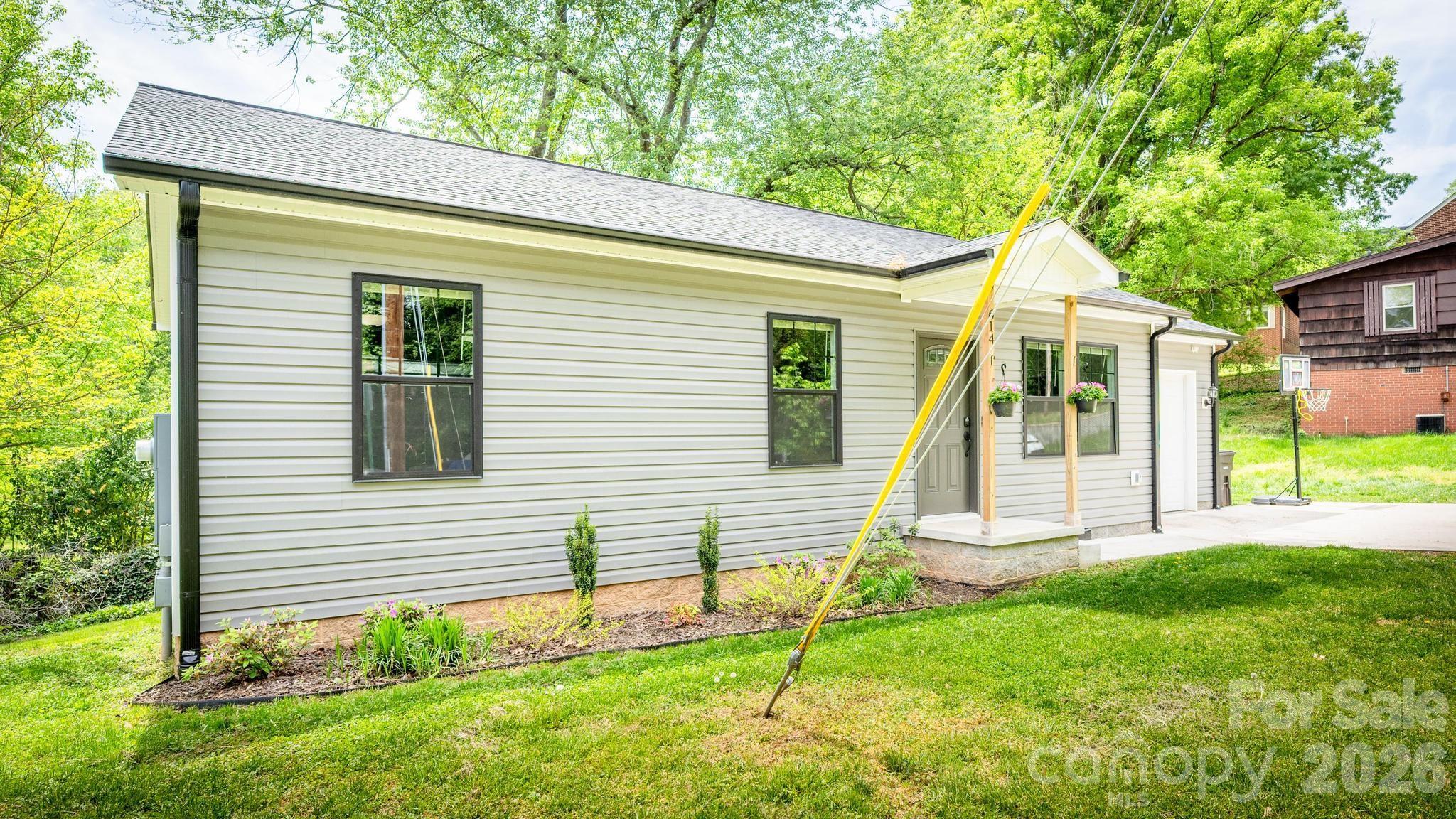 614 E Front Street — Statesville