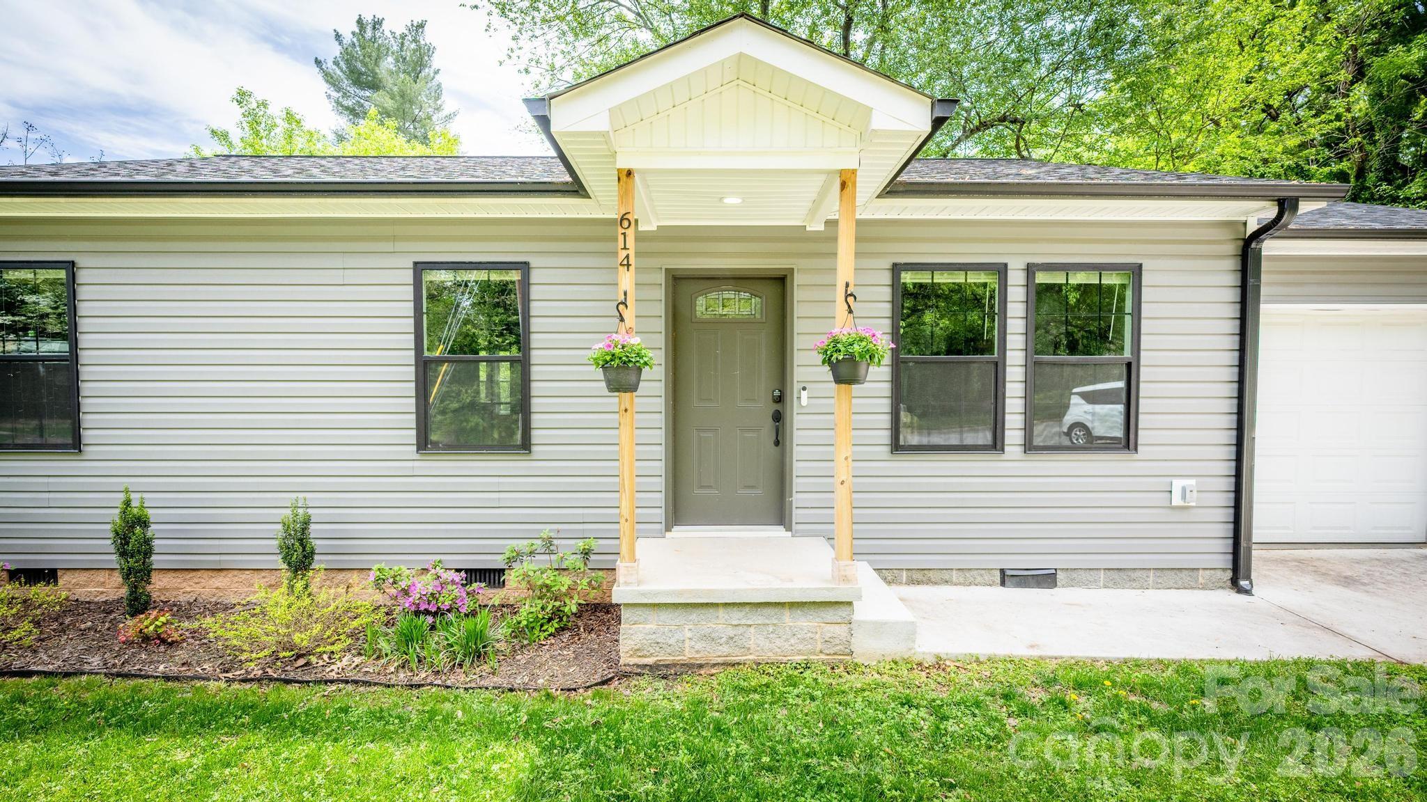614 E Front Street — Statesville