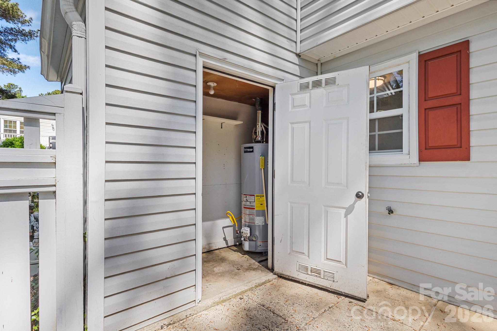 8517 Castle Pine Court — Charlotte