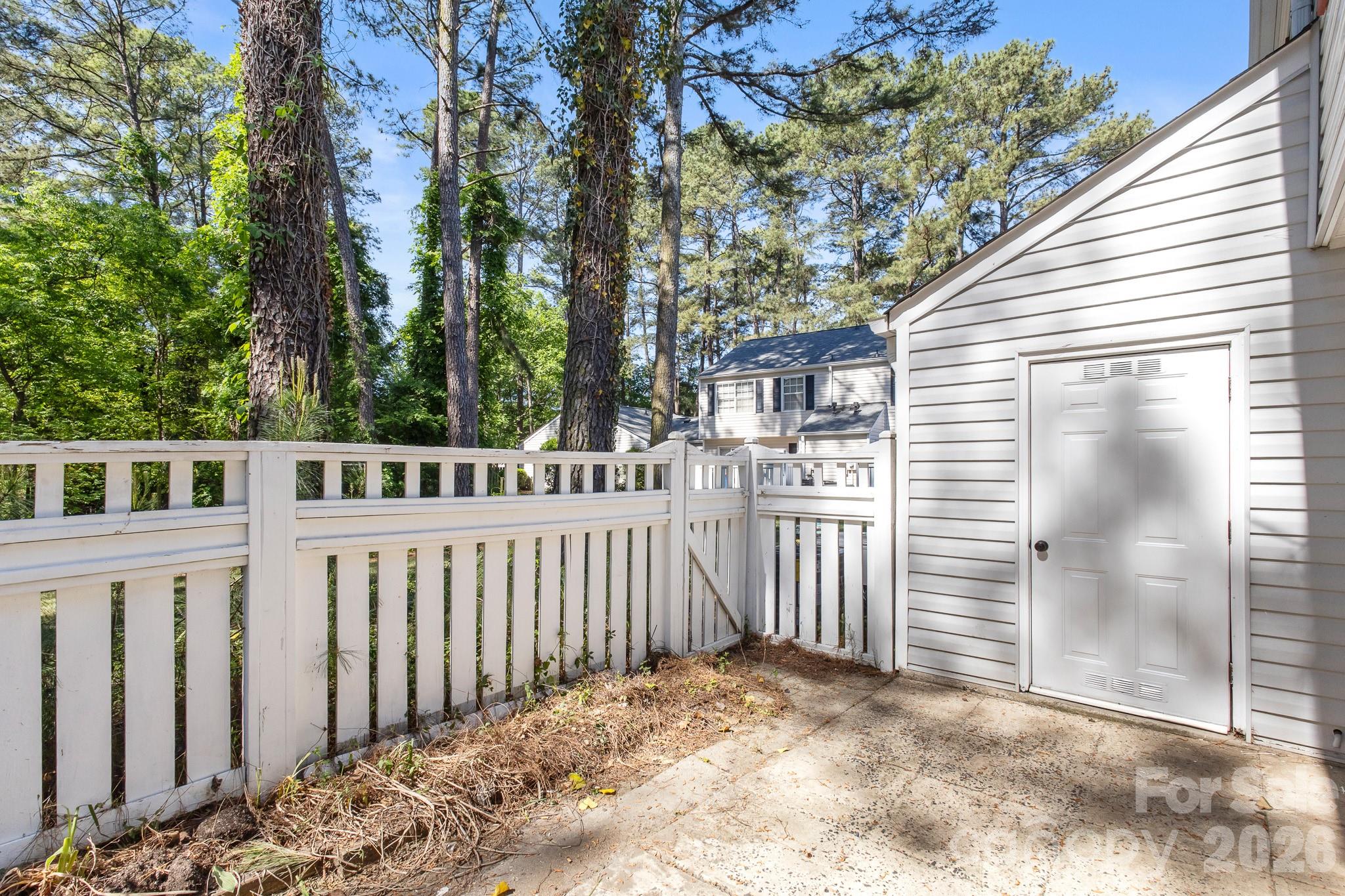 8517 Castle Pine Court — Charlotte