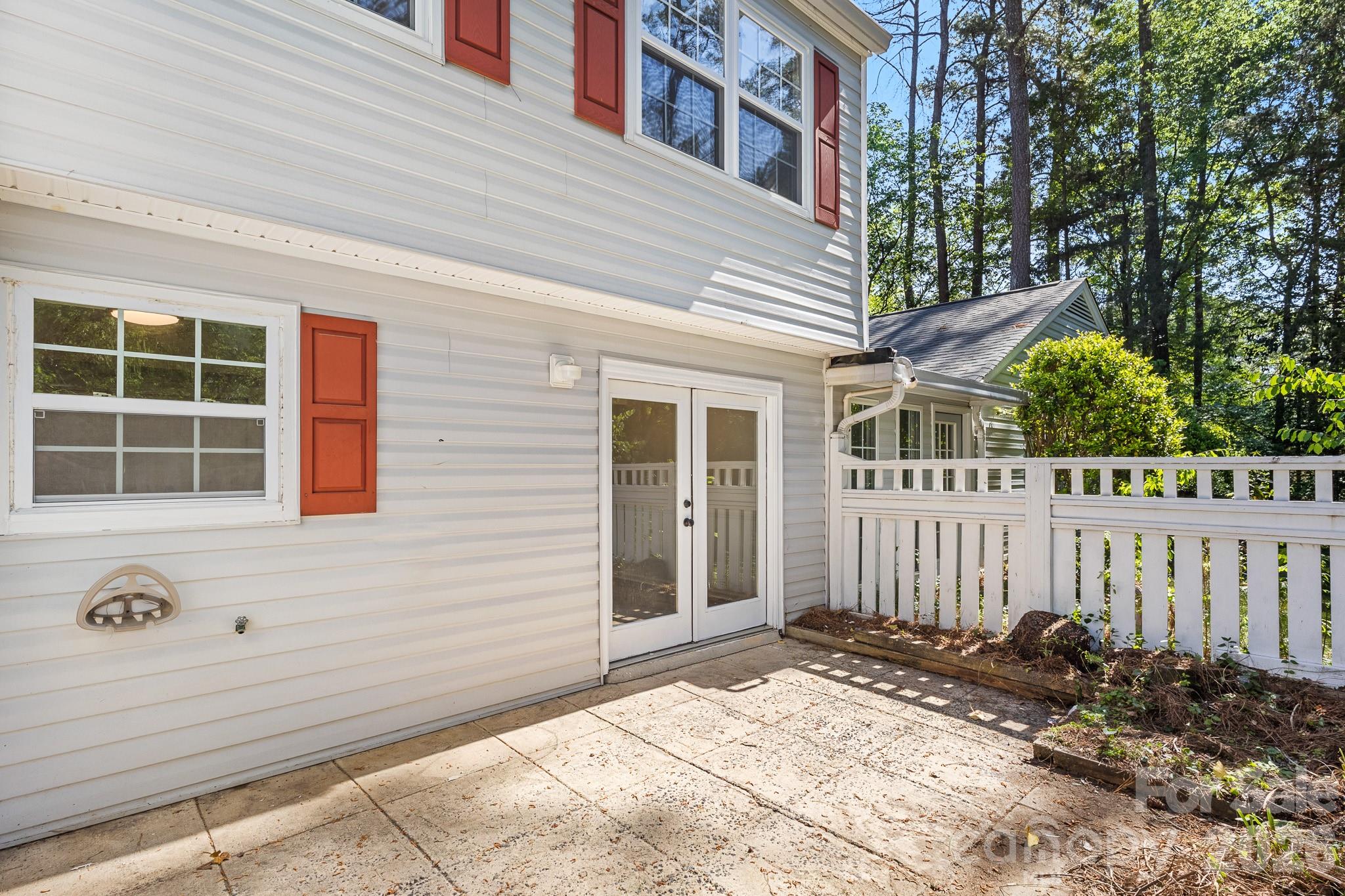 8517 Castle Pine Court — Charlotte
