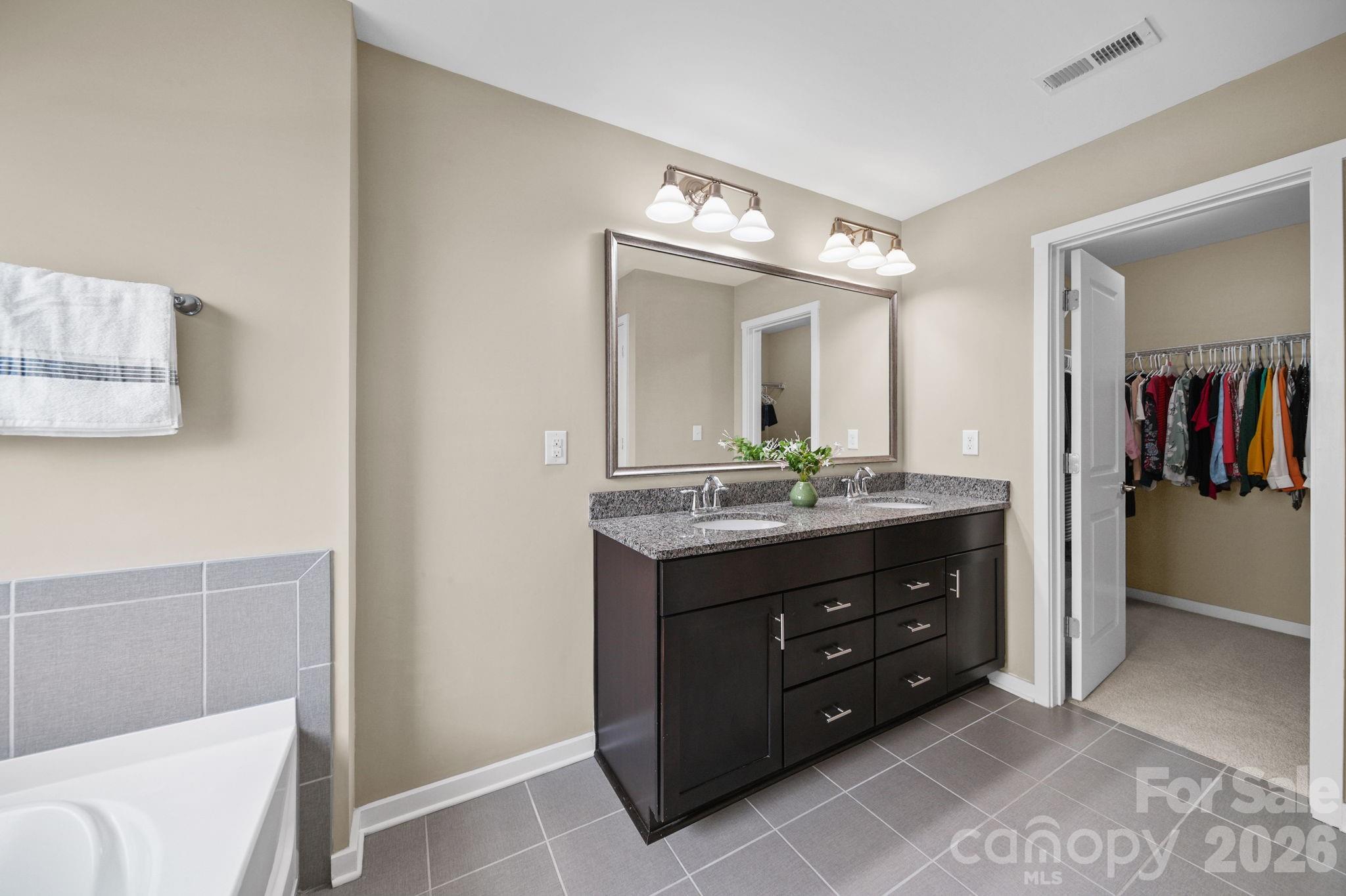4019 Orchid Way — Tega Cay
