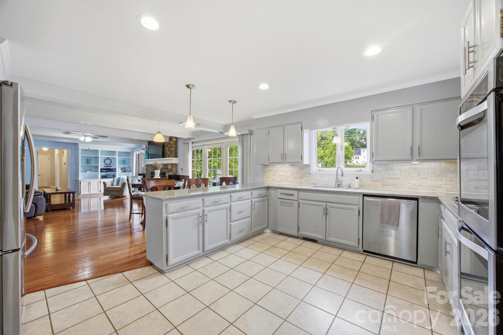 1215 Hillside Drive — Gastonia