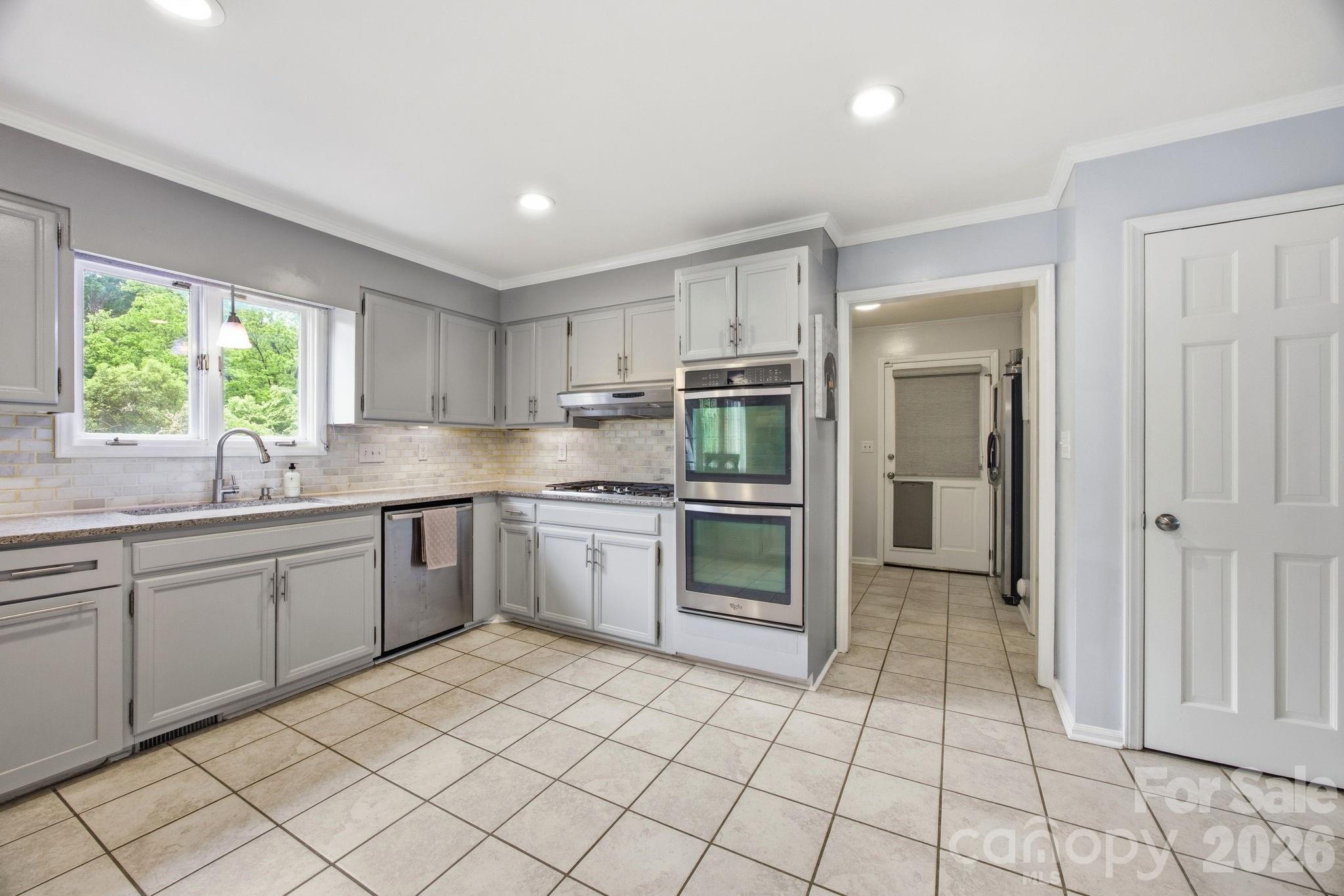 1215 Hillside Drive — Gastonia
