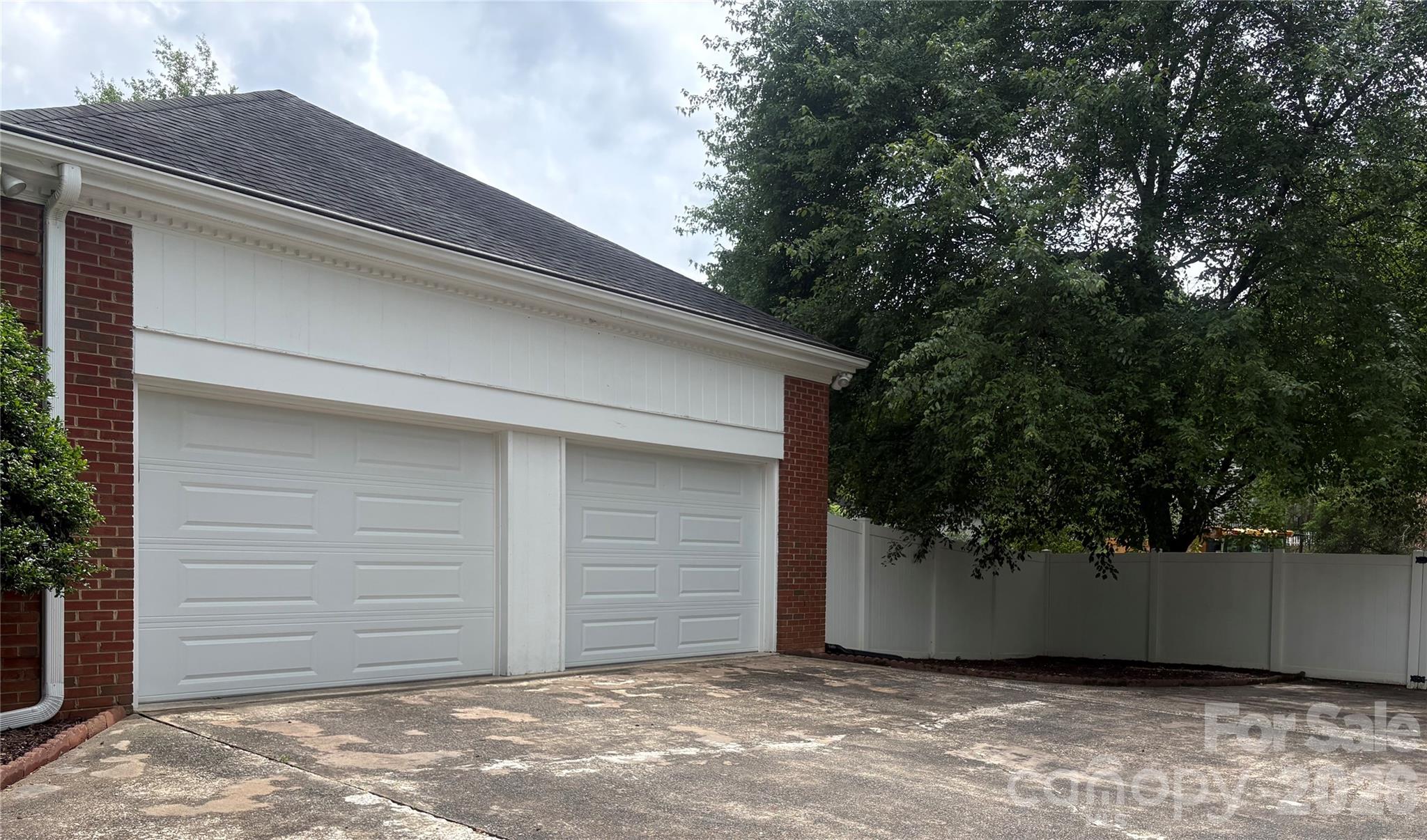 1215 Hillside Drive — Gastonia