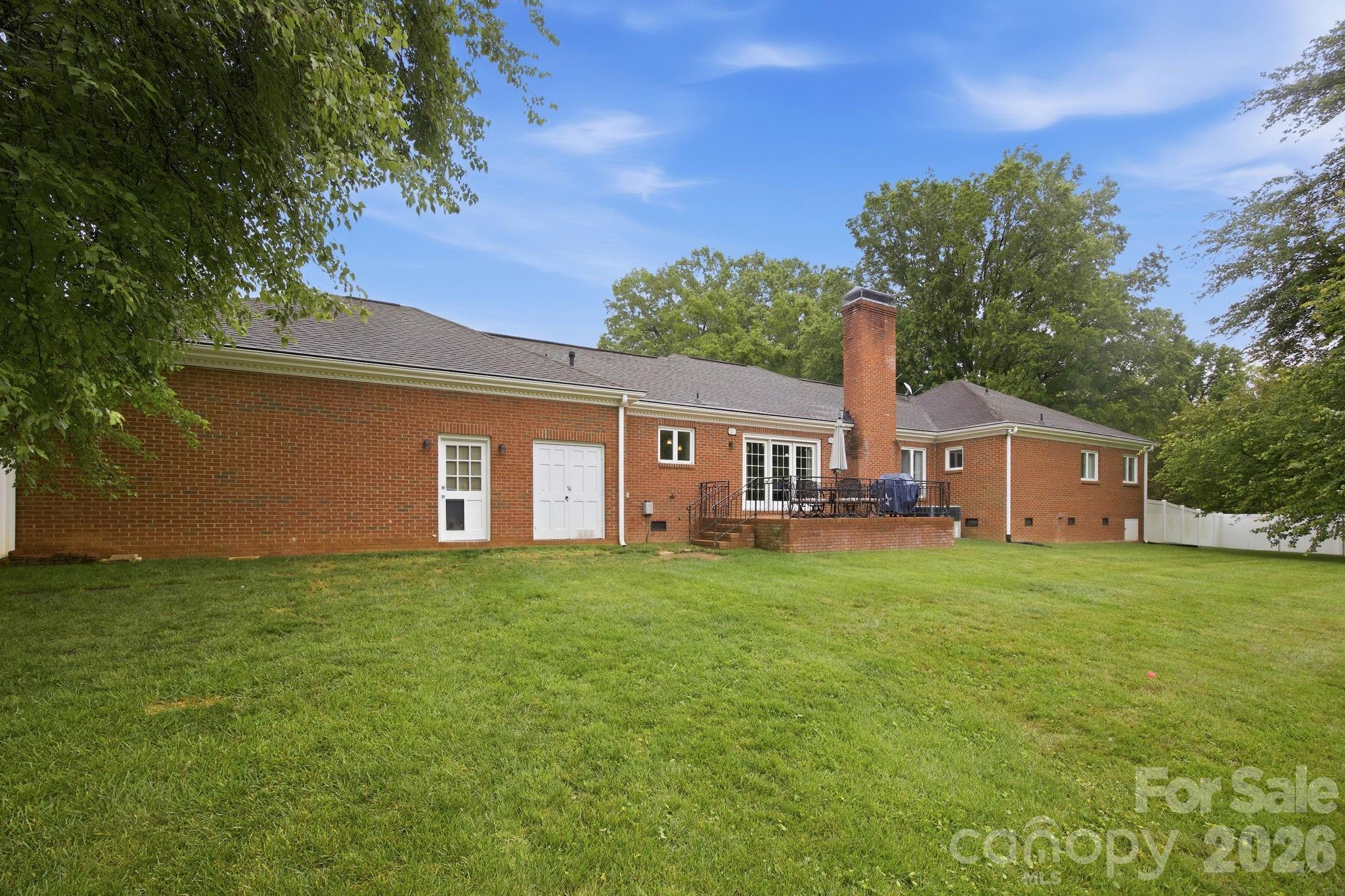 1215 Hillside Drive — Gastonia