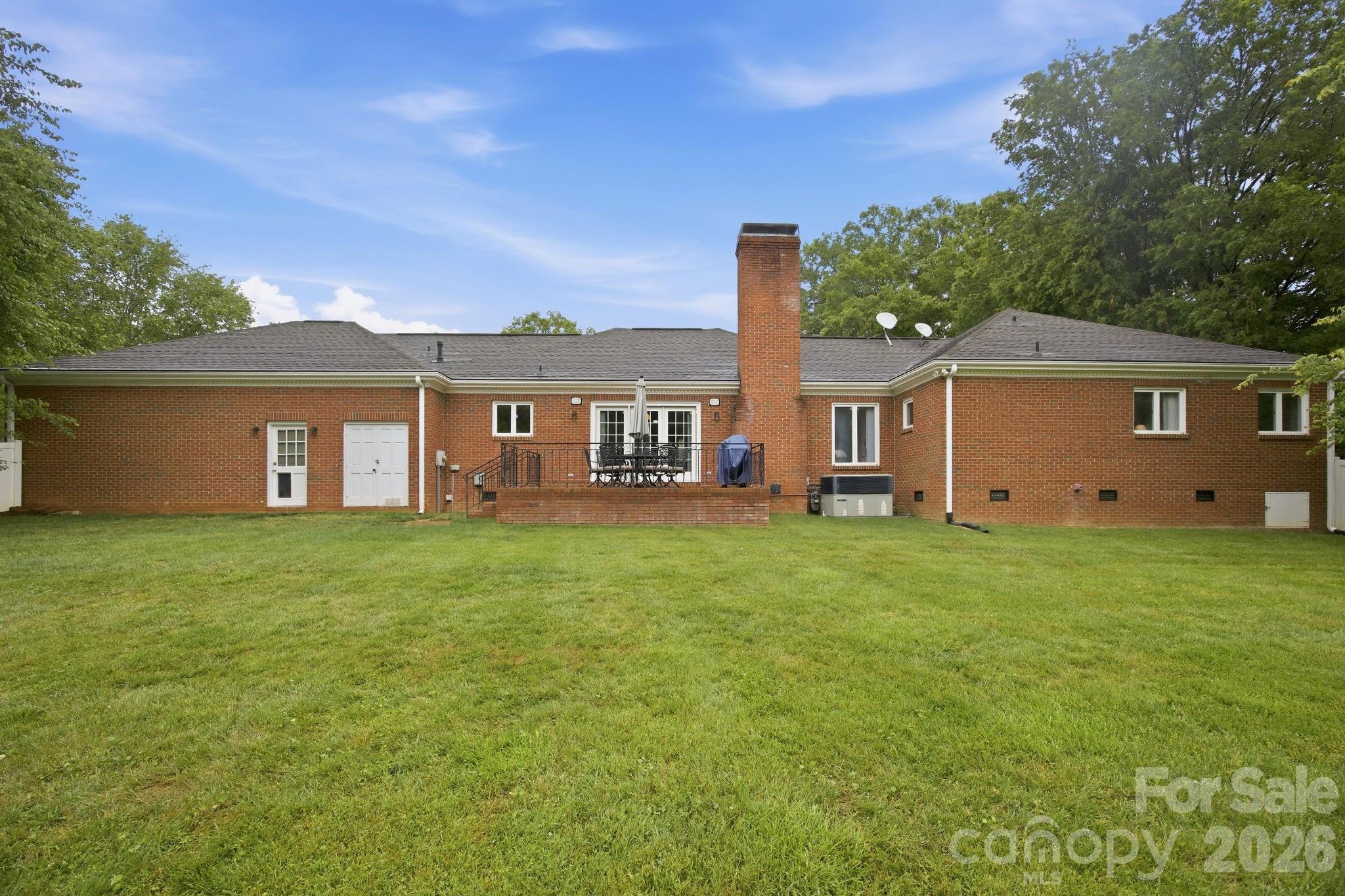 1215 Hillside Drive — Gastonia
