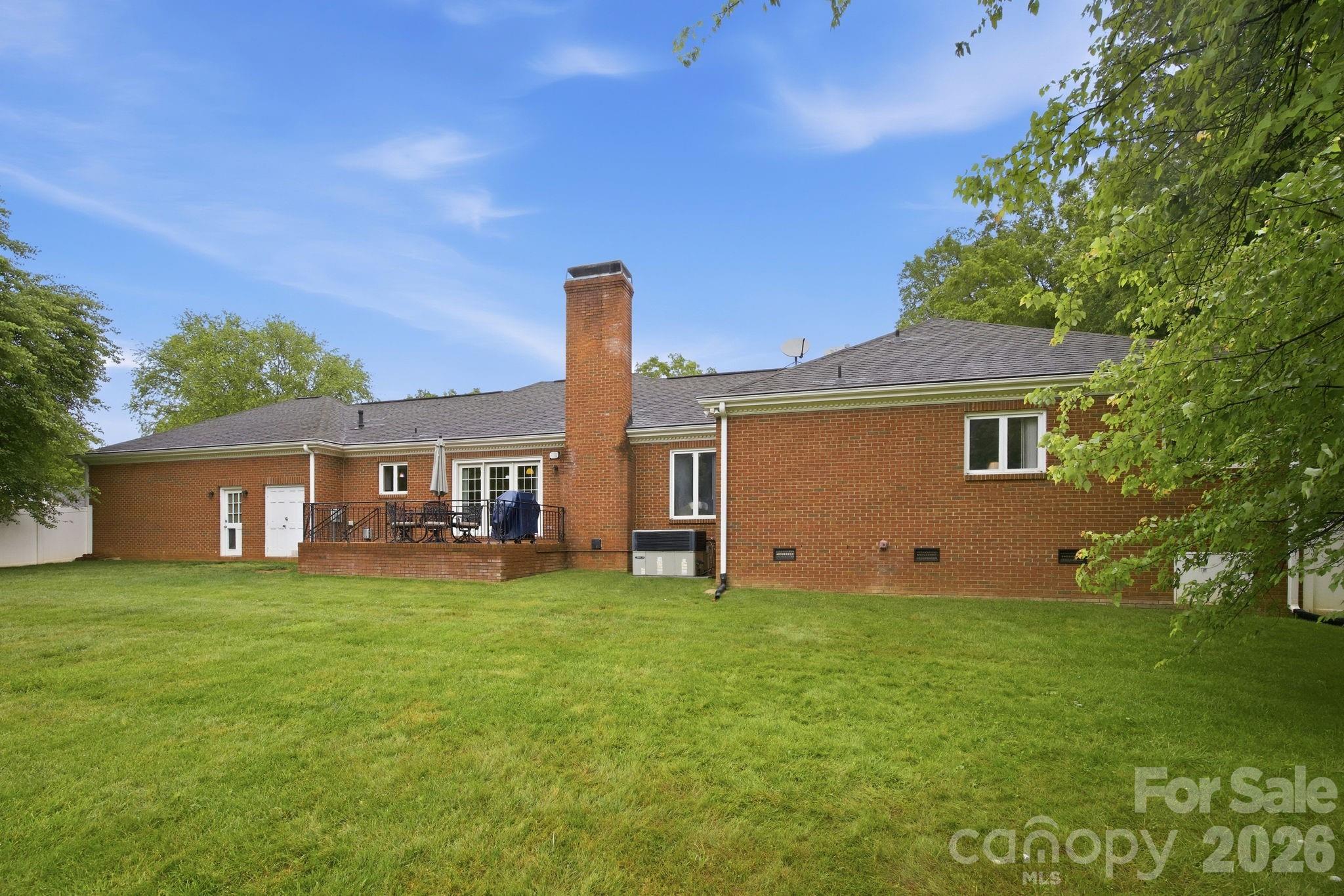 1215 Hillside Drive — Gastonia