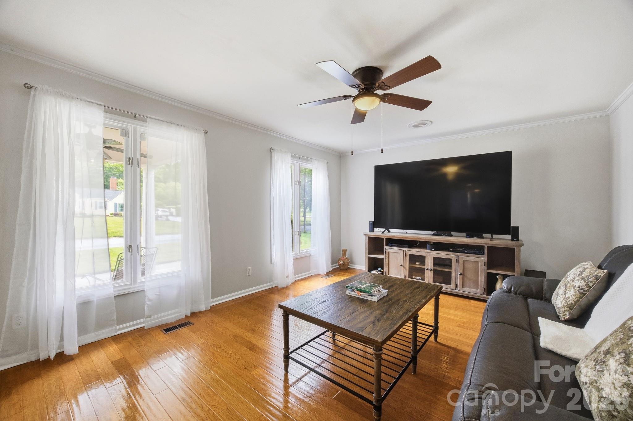 1215 Hillside Drive — Gastonia