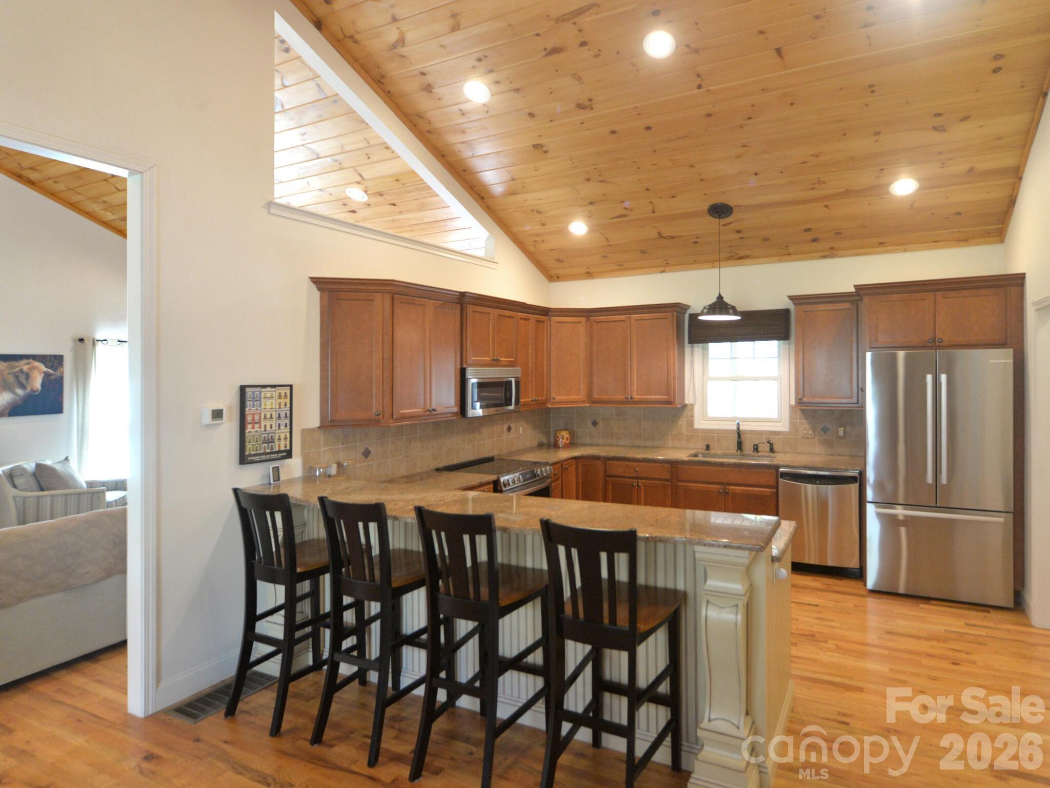 95 Creeks Edge Drive — Hendersonville