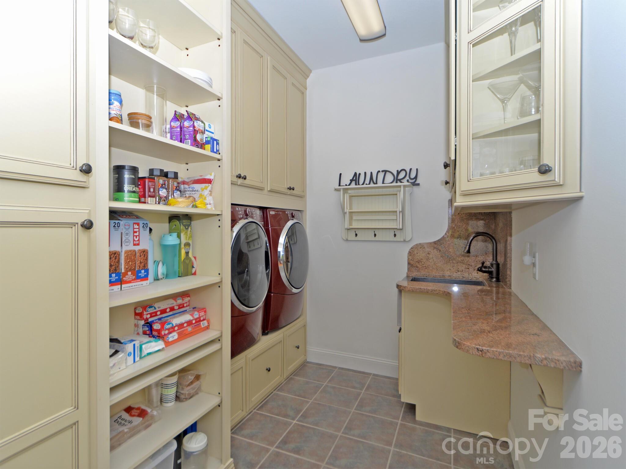 95 Creeks Edge Drive — Hendersonville