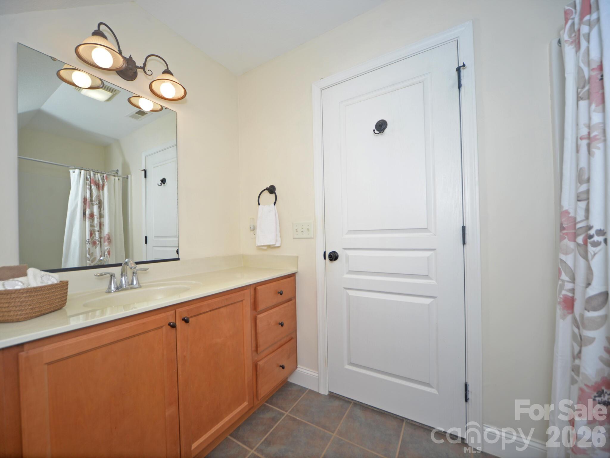 95 Creeks Edge Drive — Hendersonville