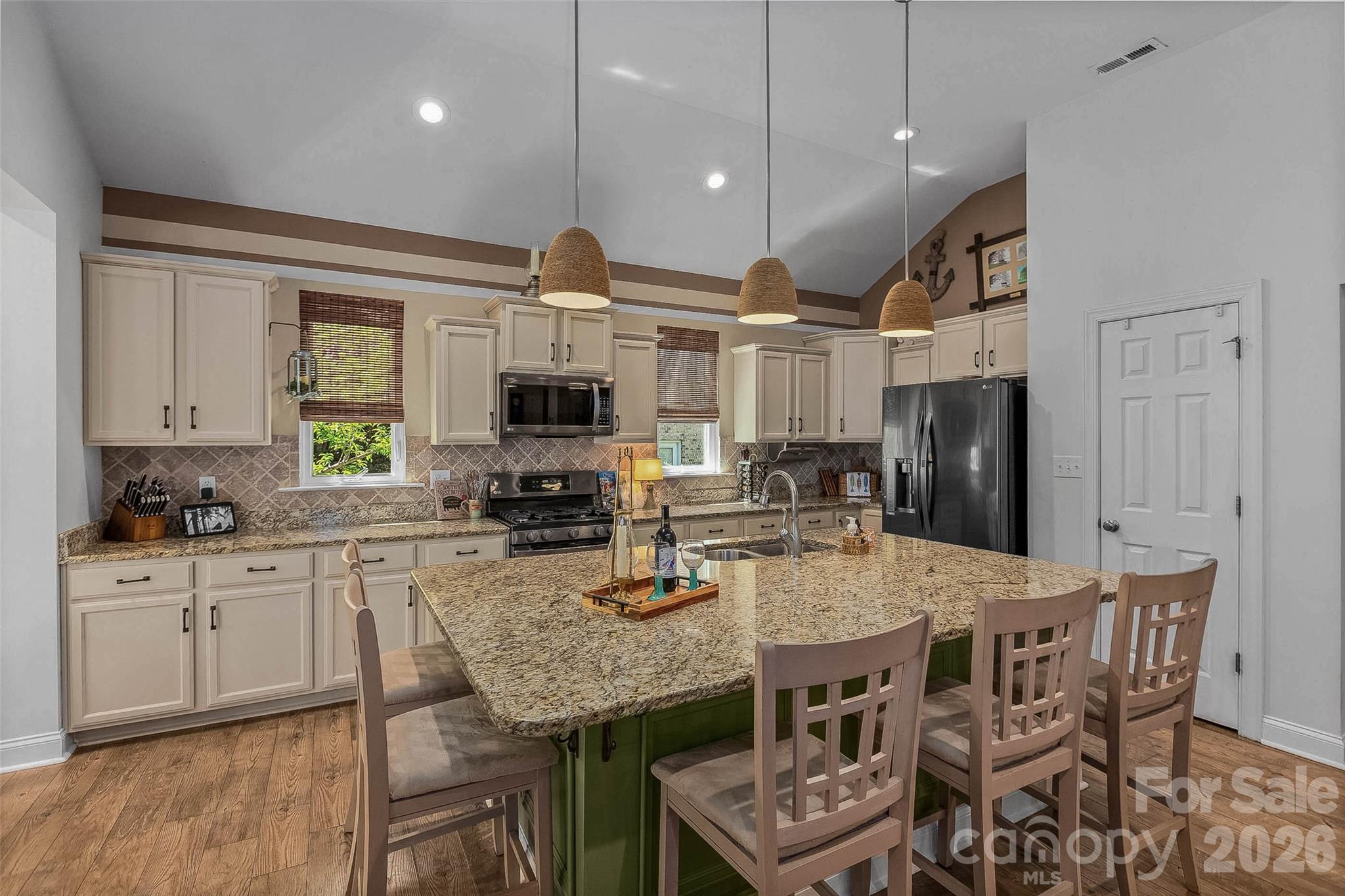 695 Scout Road — Lexington