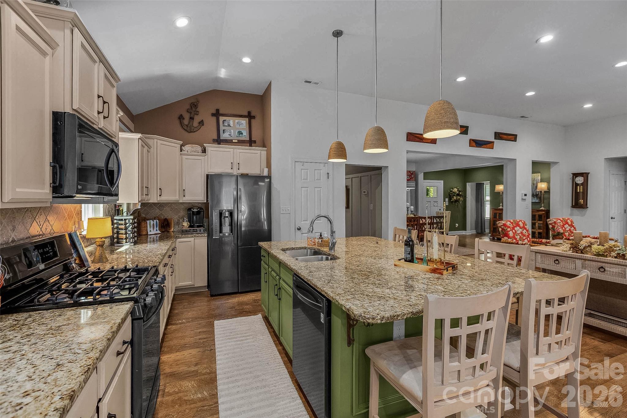695 Scout Road — Lexington