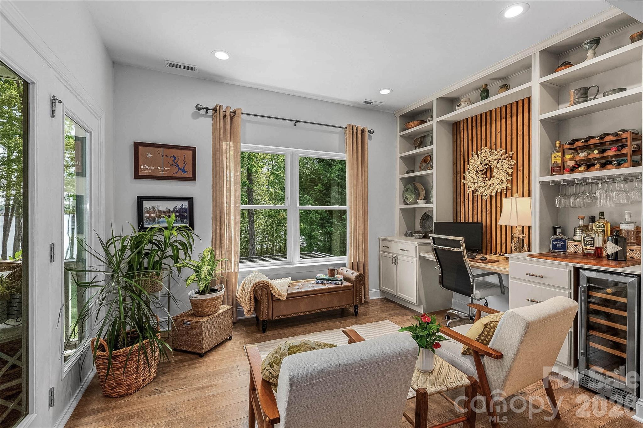 695 Scout Road — Lexington