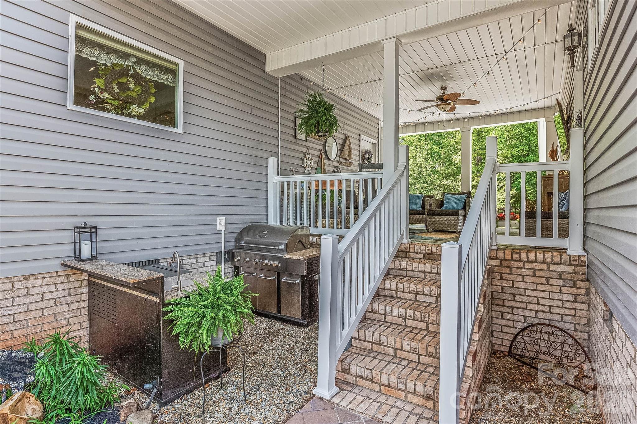 695 Scout Road — Lexington