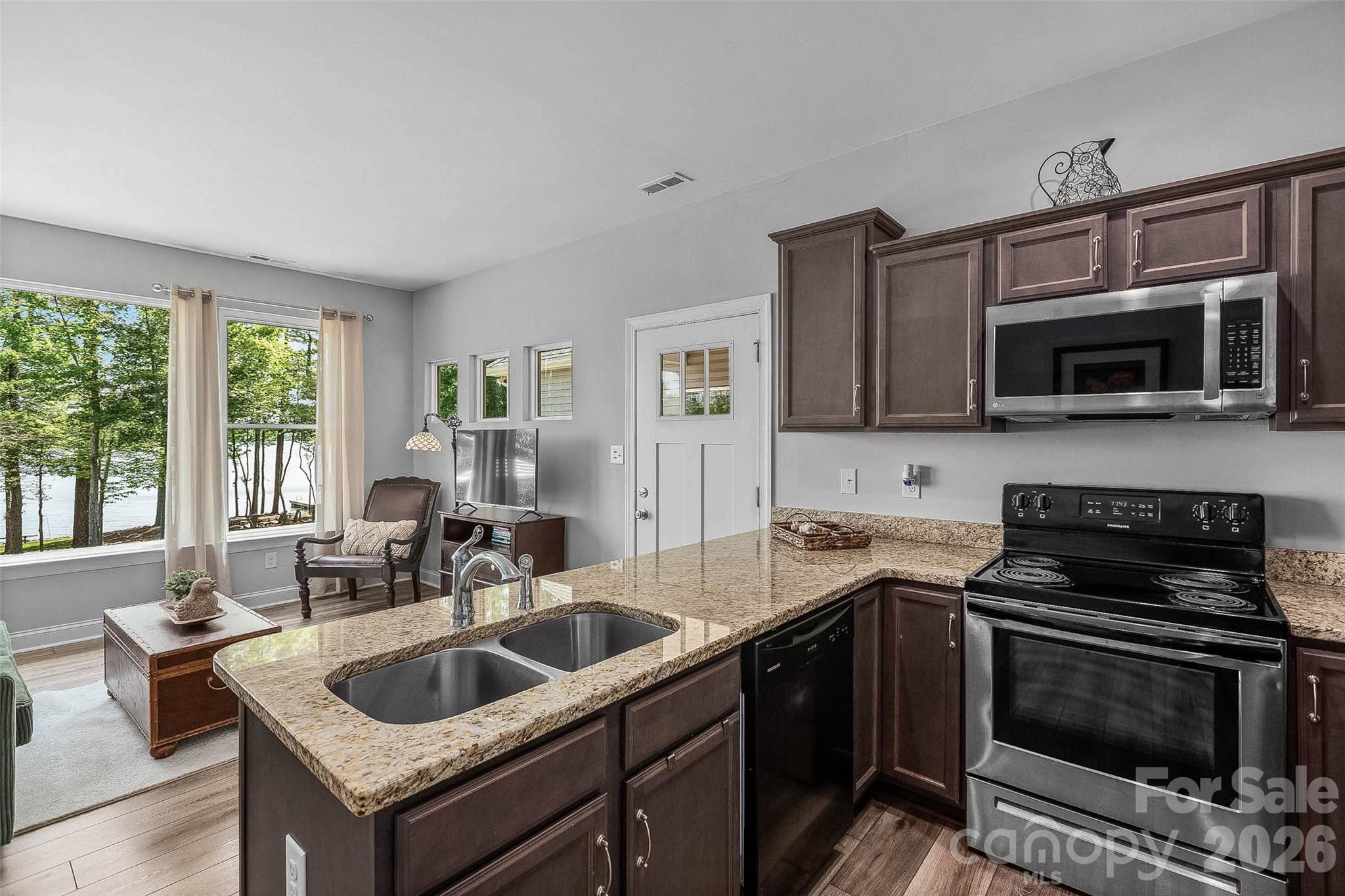 695 Scout Road — Lexington