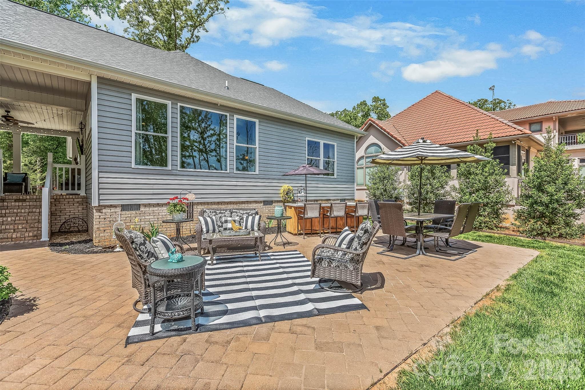 695 Scout Road — Lexington