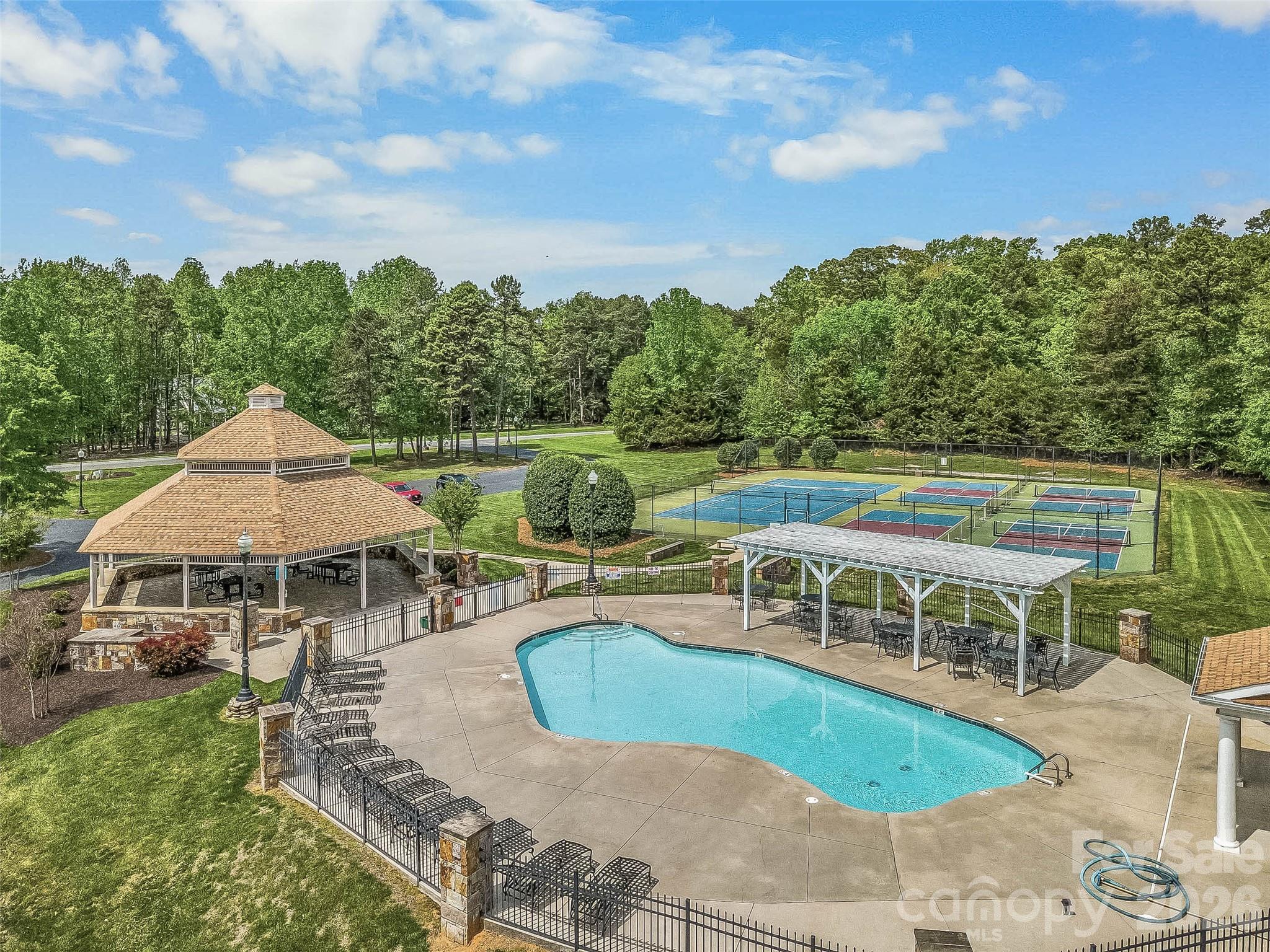 695 Scout Road — Lexington