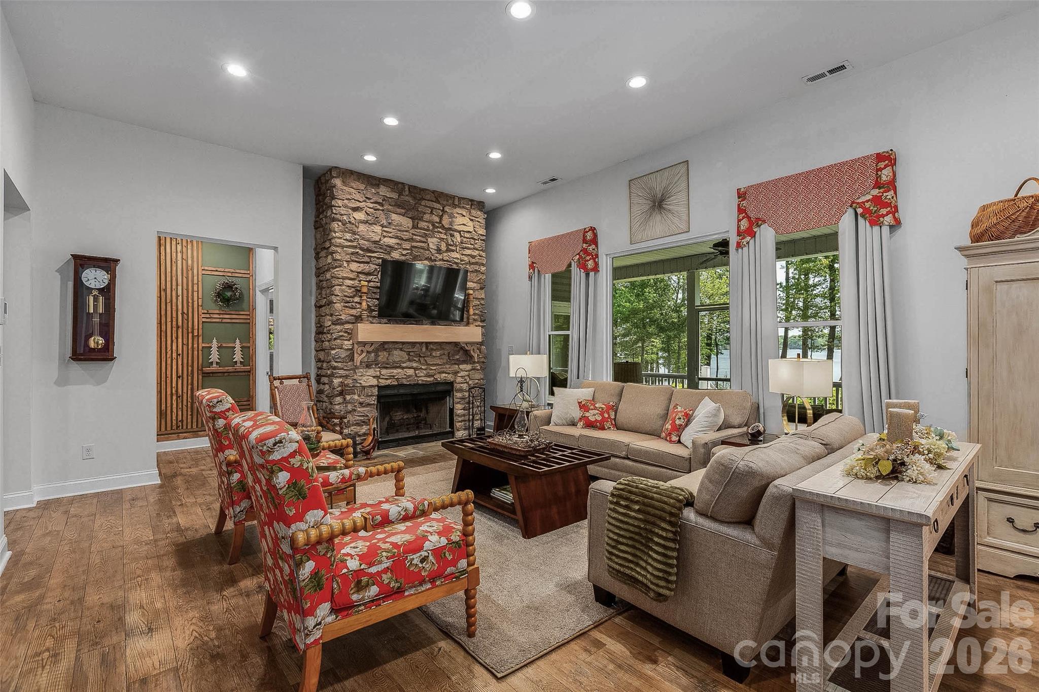 695 Scout Road — Lexington