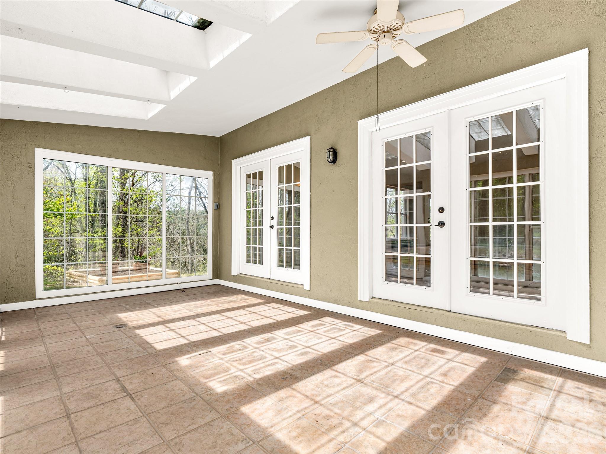 76 Raven Rock Lane — Marshall
