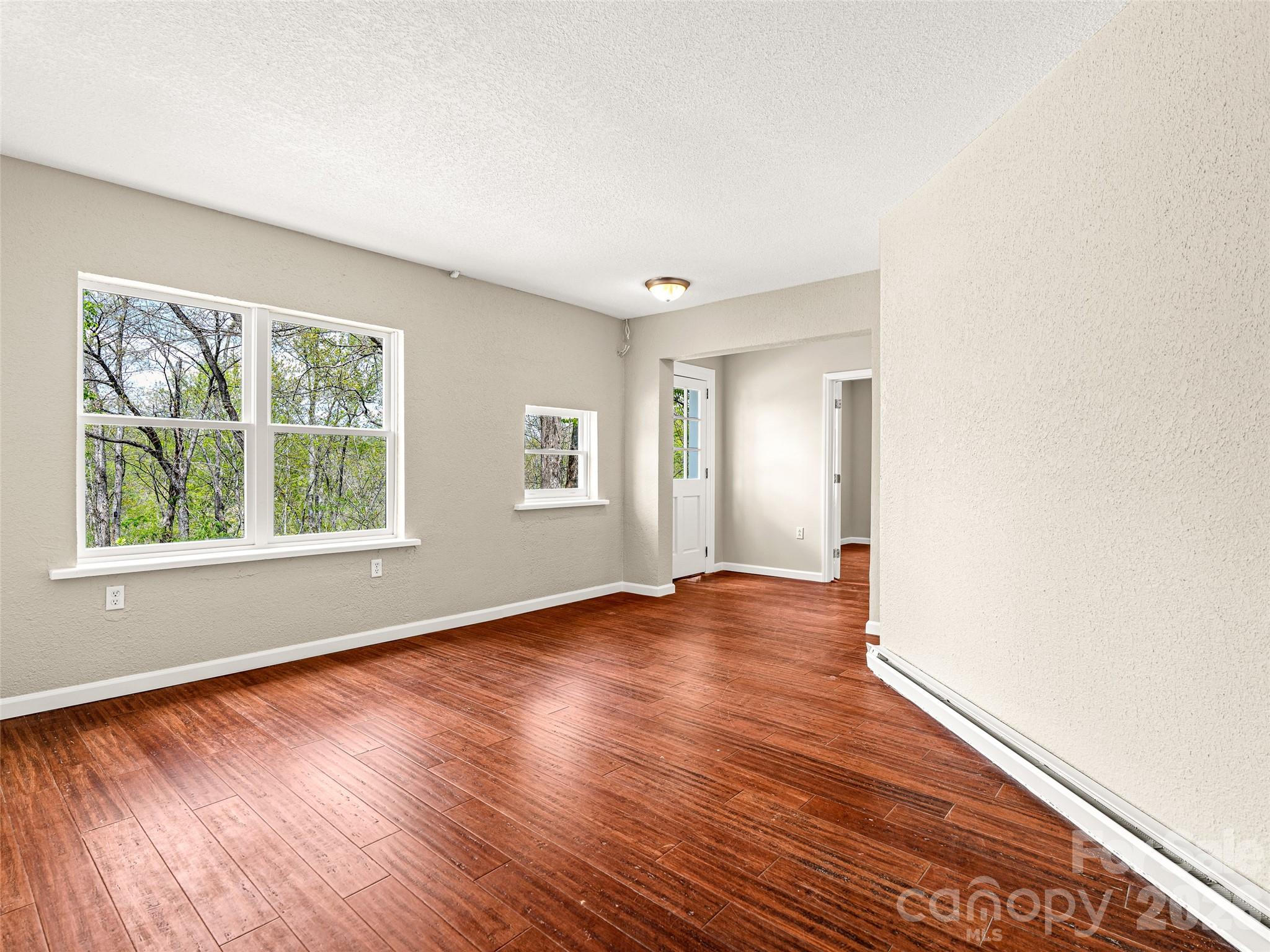76 Raven Rock Lane — Marshall