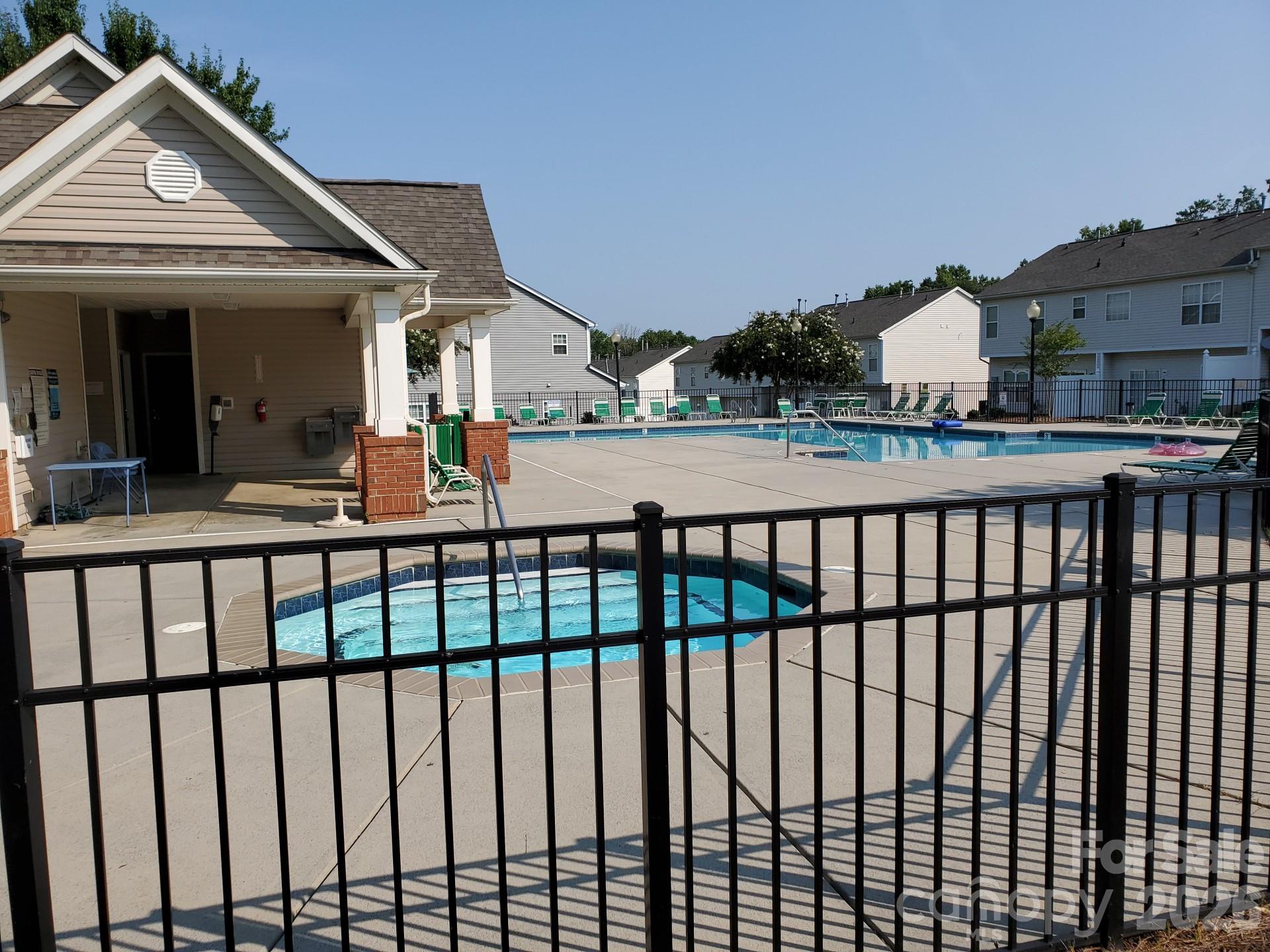 12050 Stratfield Place Circle — Pineville