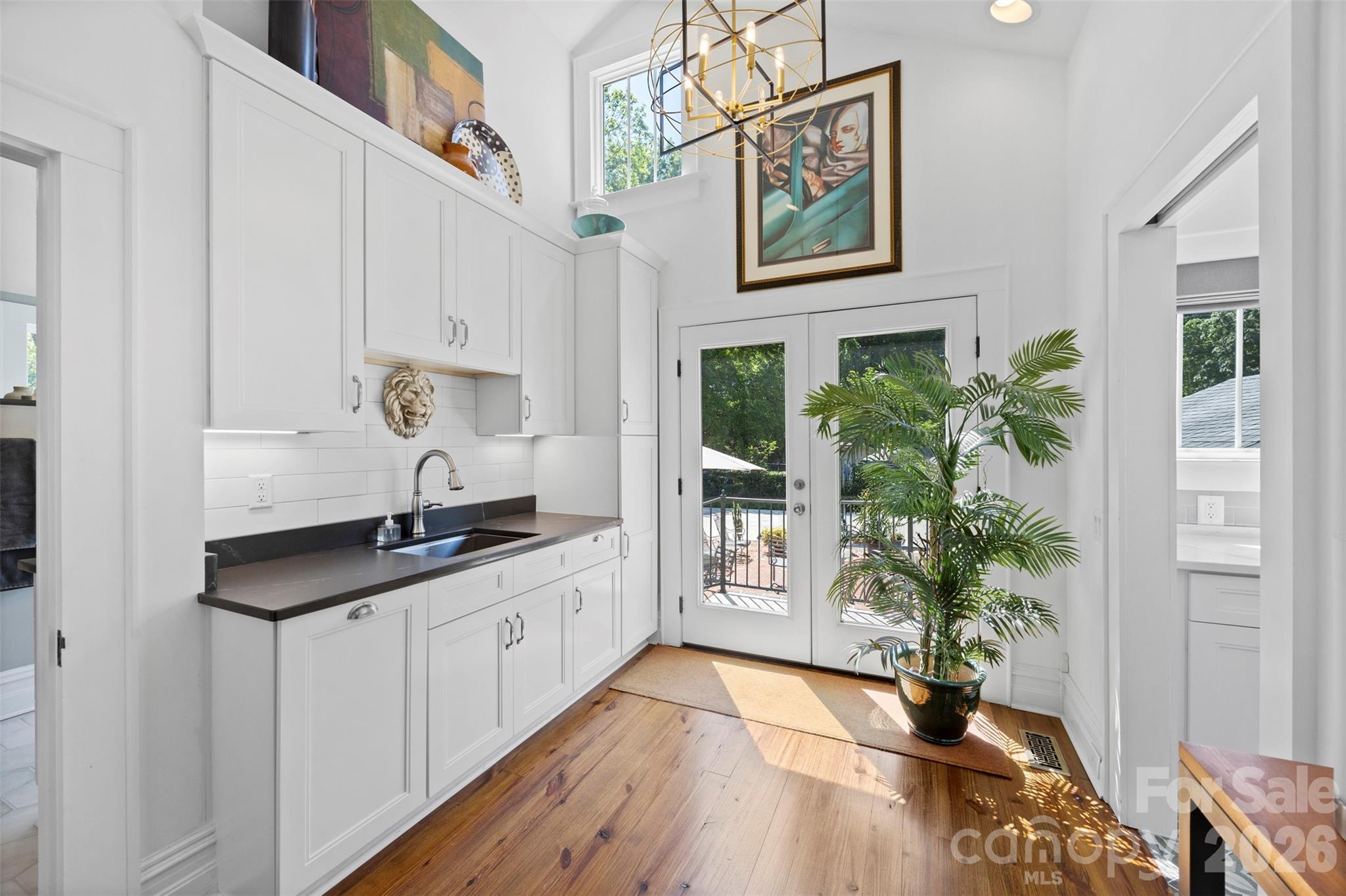 207 W Academy Street — Cherryville