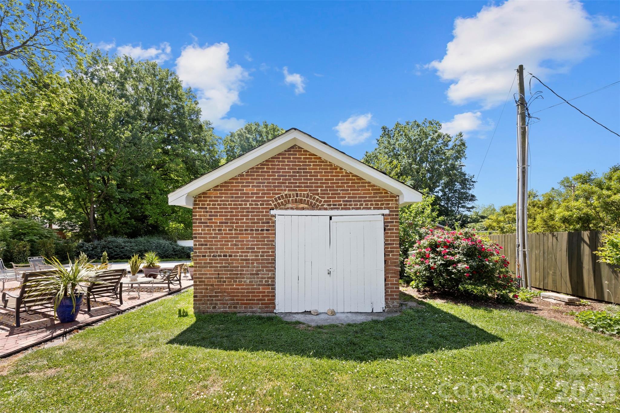 207 W Academy Street — Cherryville