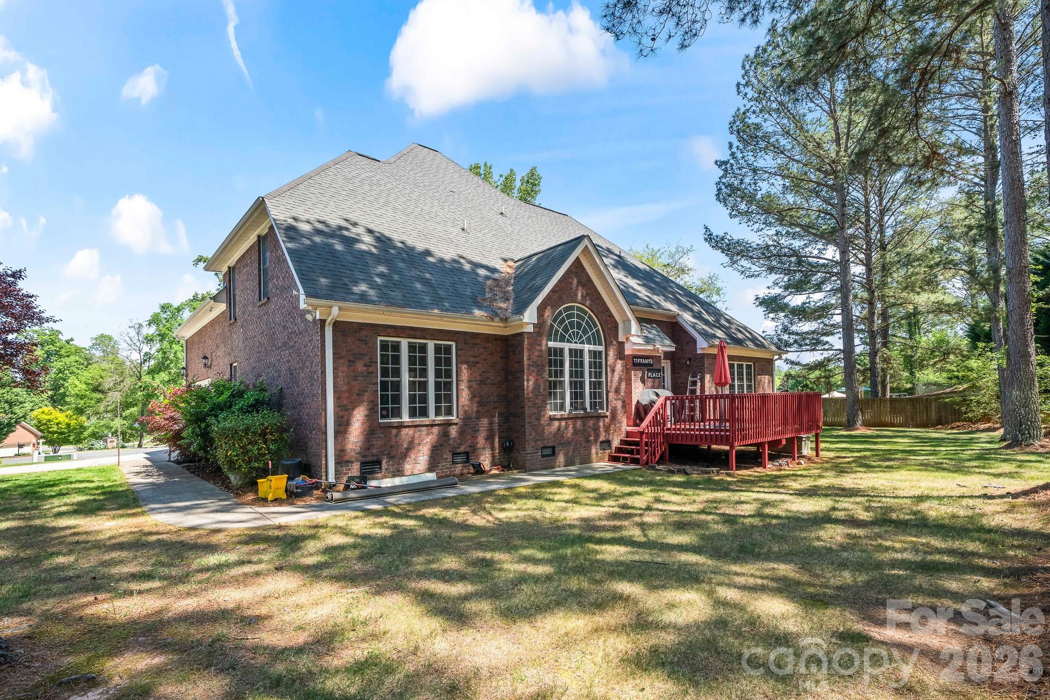 443 Crowders Bluff Court — Clover