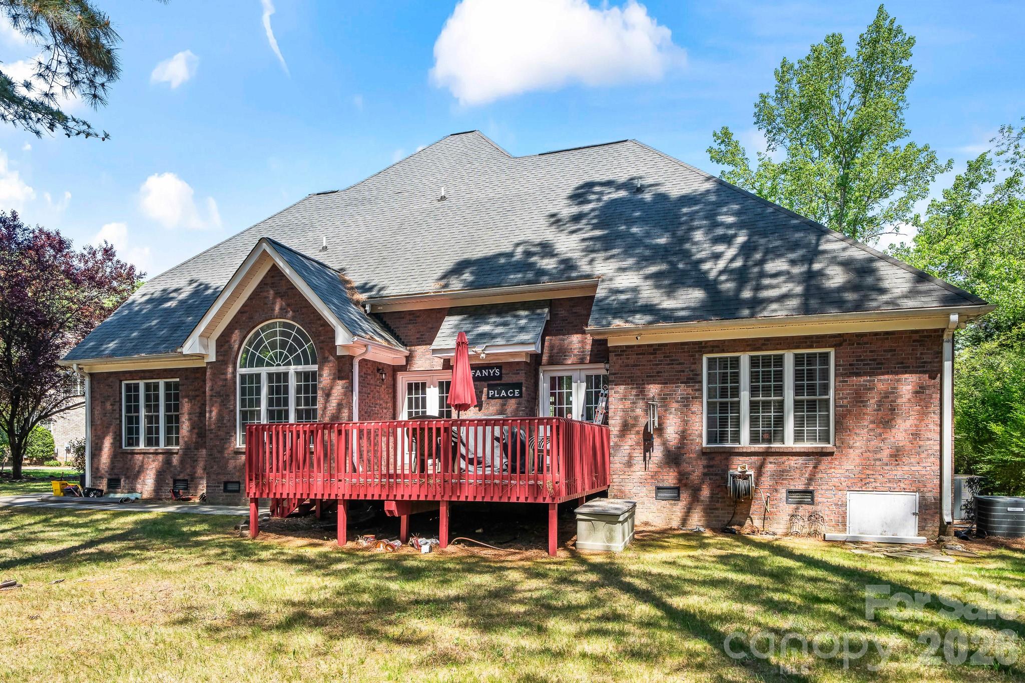 443 Crowders Bluff Court — Clover